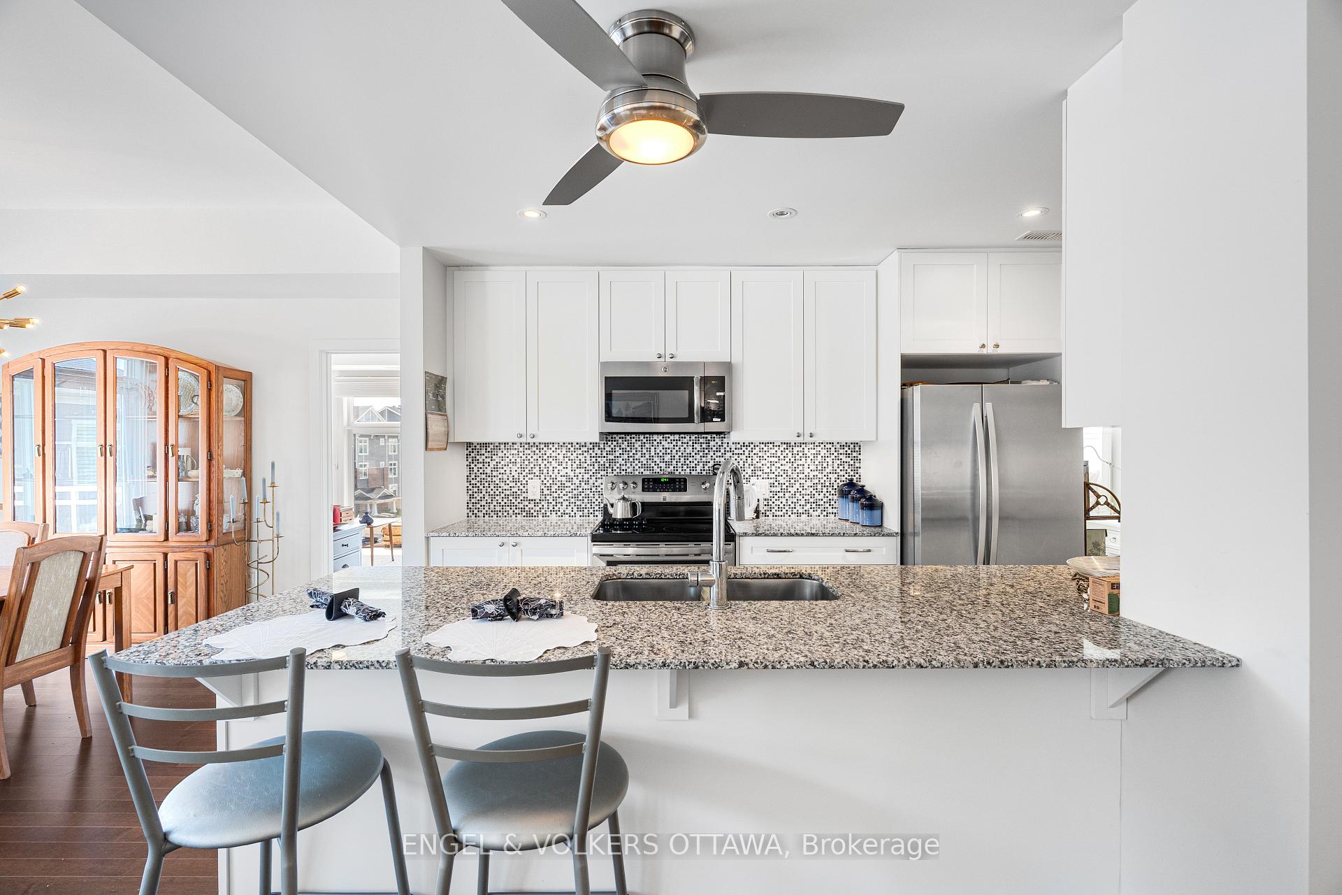 Photo 4 of Unit 304, 355 Elizabeth Cosgrove Private, Ottawa, Mer Bleue/Bradley Estates/Anderson Park — HOMEH