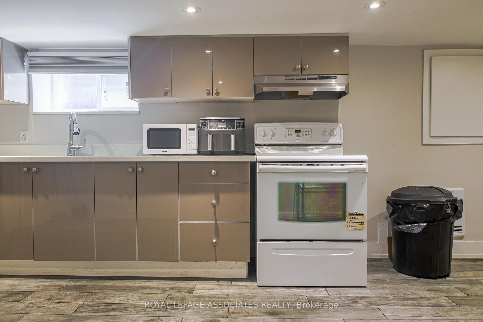 Photo 6 of 330 Athol Street E, Oshawa, Central — HOMEH
