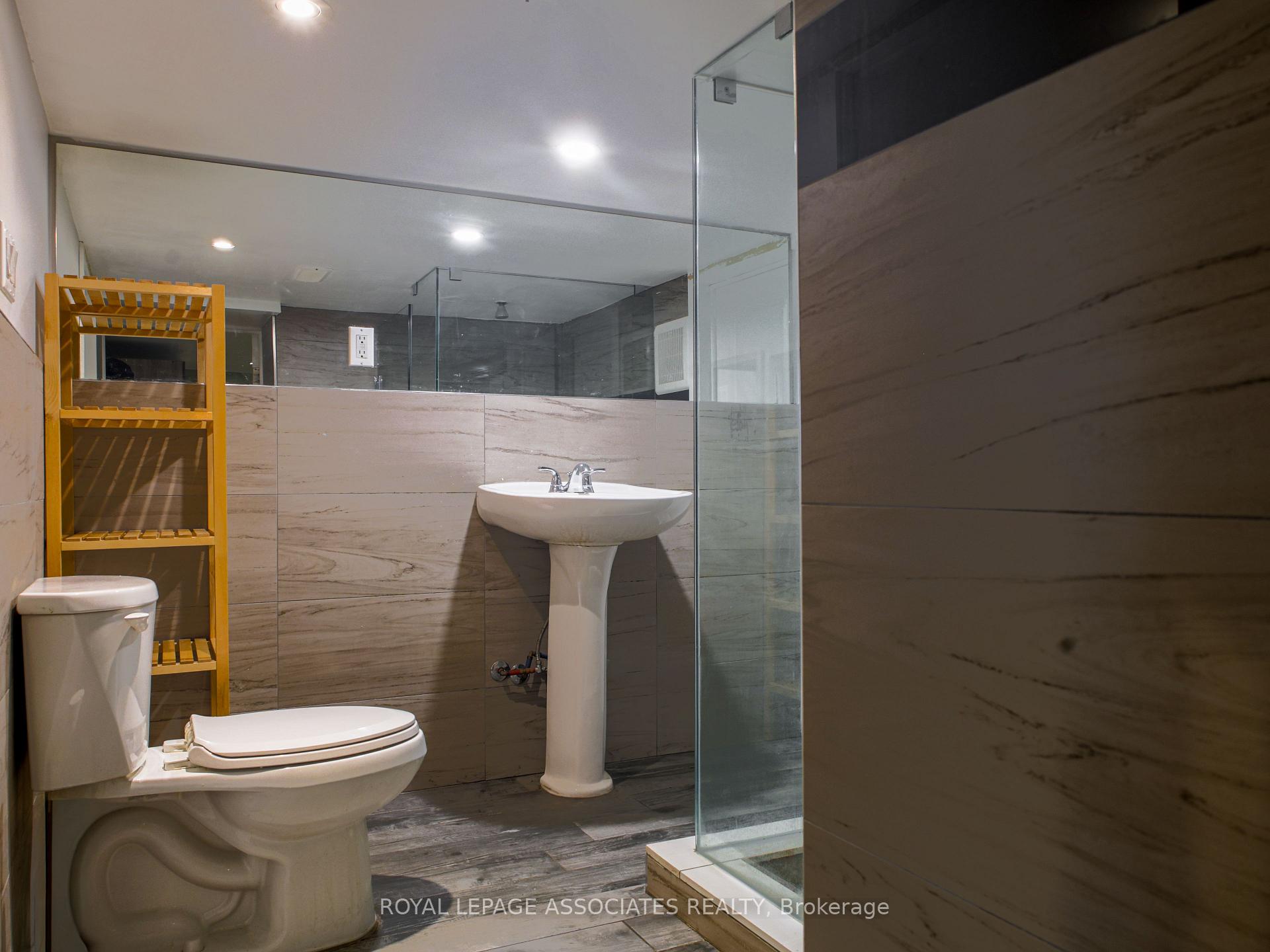 Photo 9 of 330 Athol Street E, Oshawa, Central — HOMEH