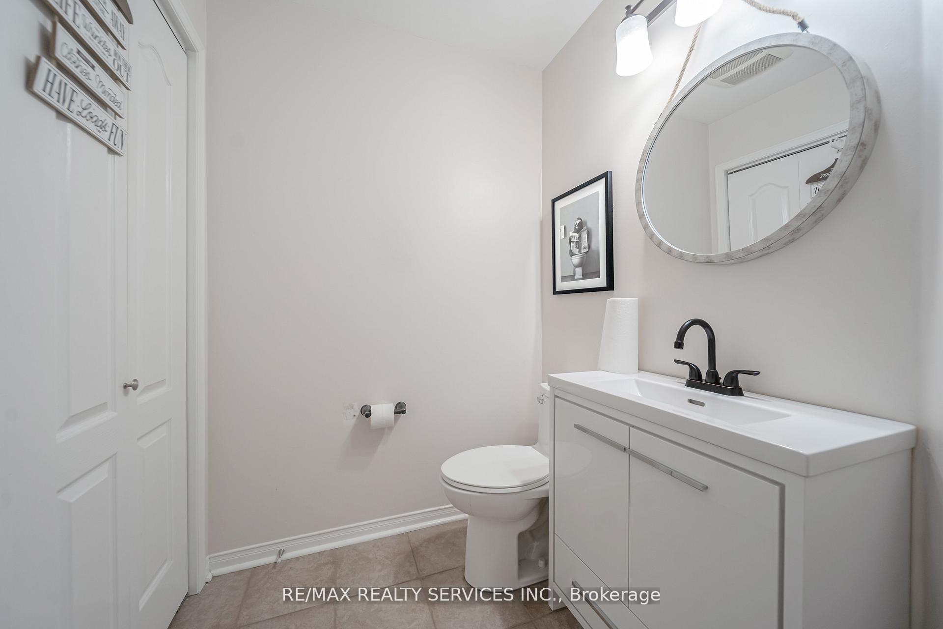 Photo 6 of 17 National Crescent, Brampton, Snelgrove — HOMEH