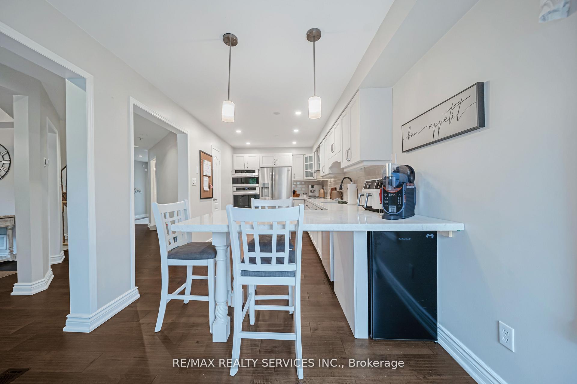 Photo 8 of 17 National Crescent, Brampton, Snelgrove — HOMEH