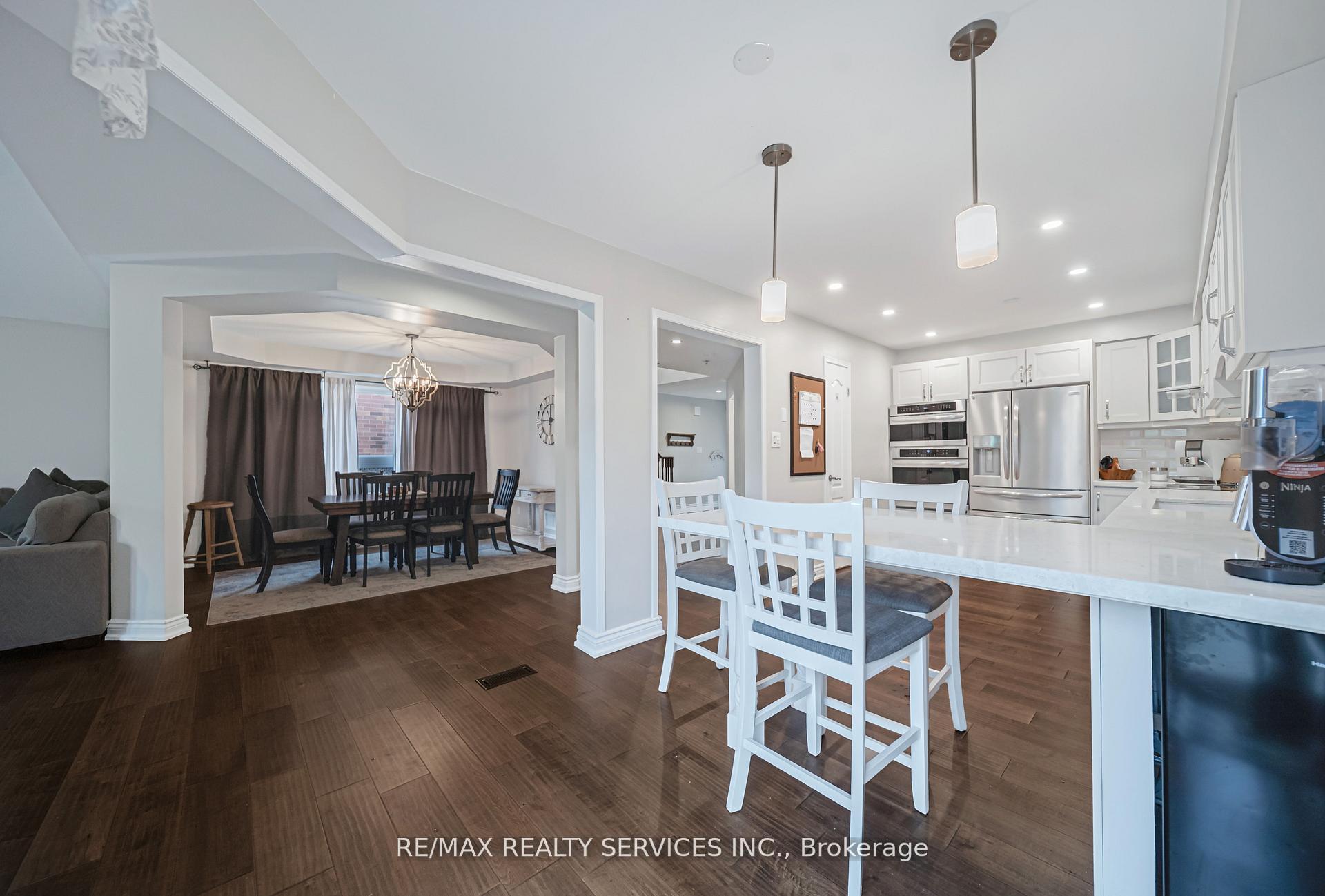 Photo 13 of 17 National Crescent, Brampton, Snelgrove — HOMEH