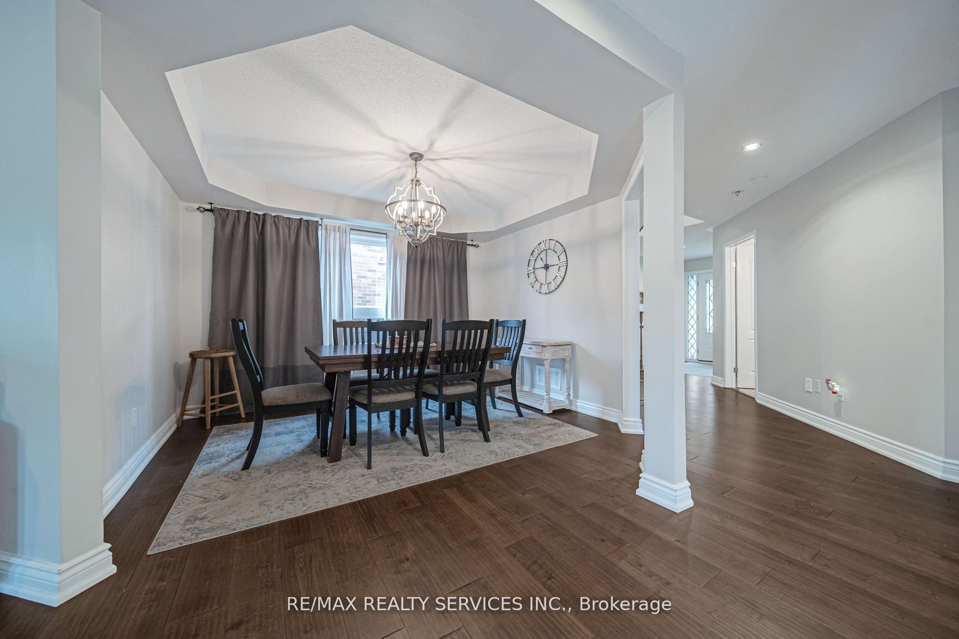 Photo 20 of 17 National Crescent, Brampton, Snelgrove — HOMEH