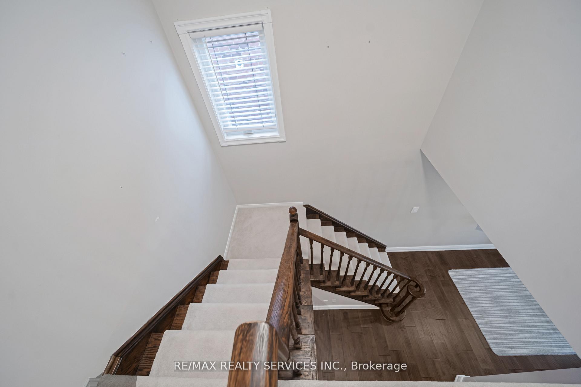 Photo 23 of 17 National Crescent, Brampton, Snelgrove — HOMEH