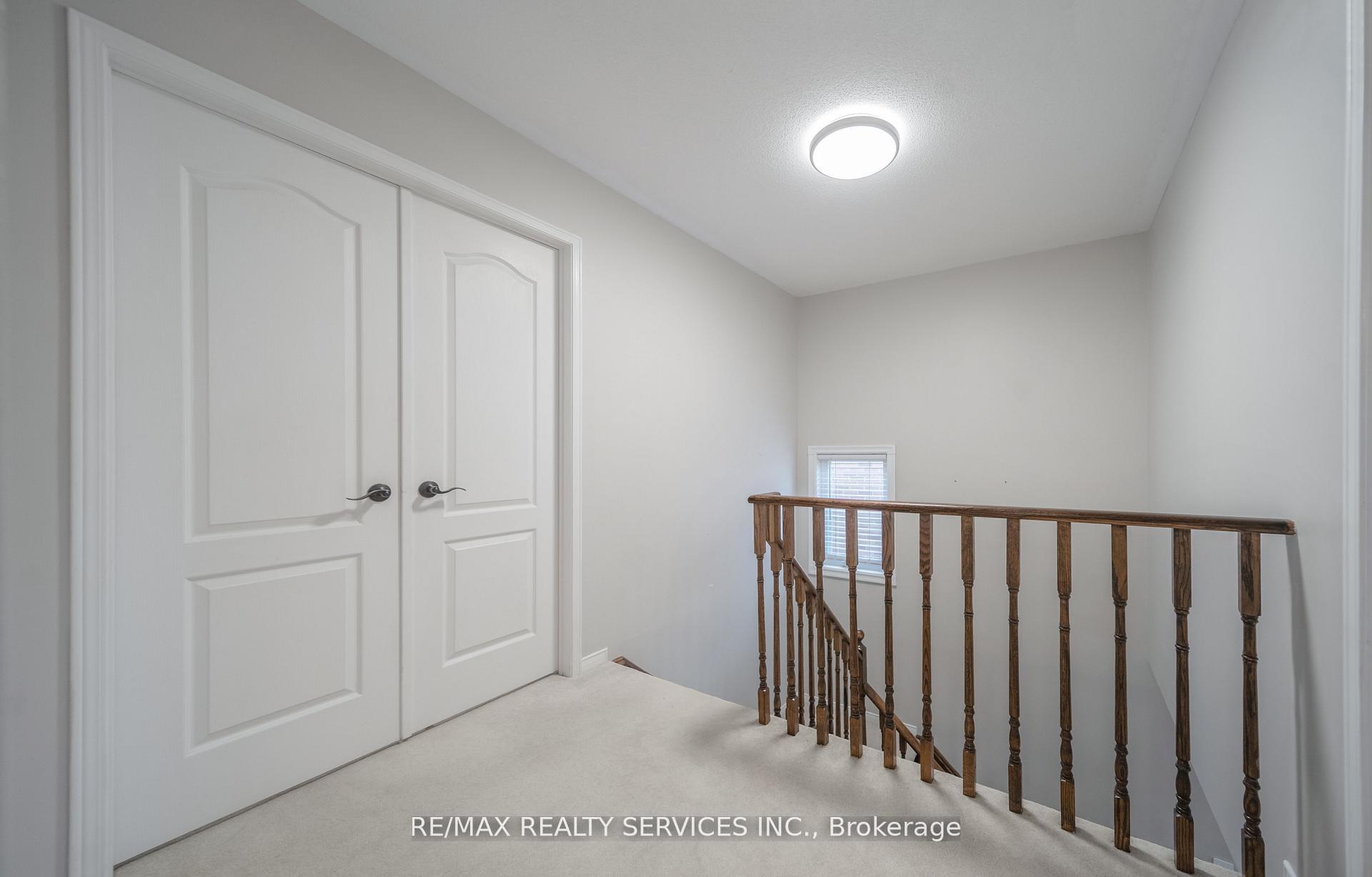 Photo 24 of 17 National Crescent, Brampton, Snelgrove — HOMEH