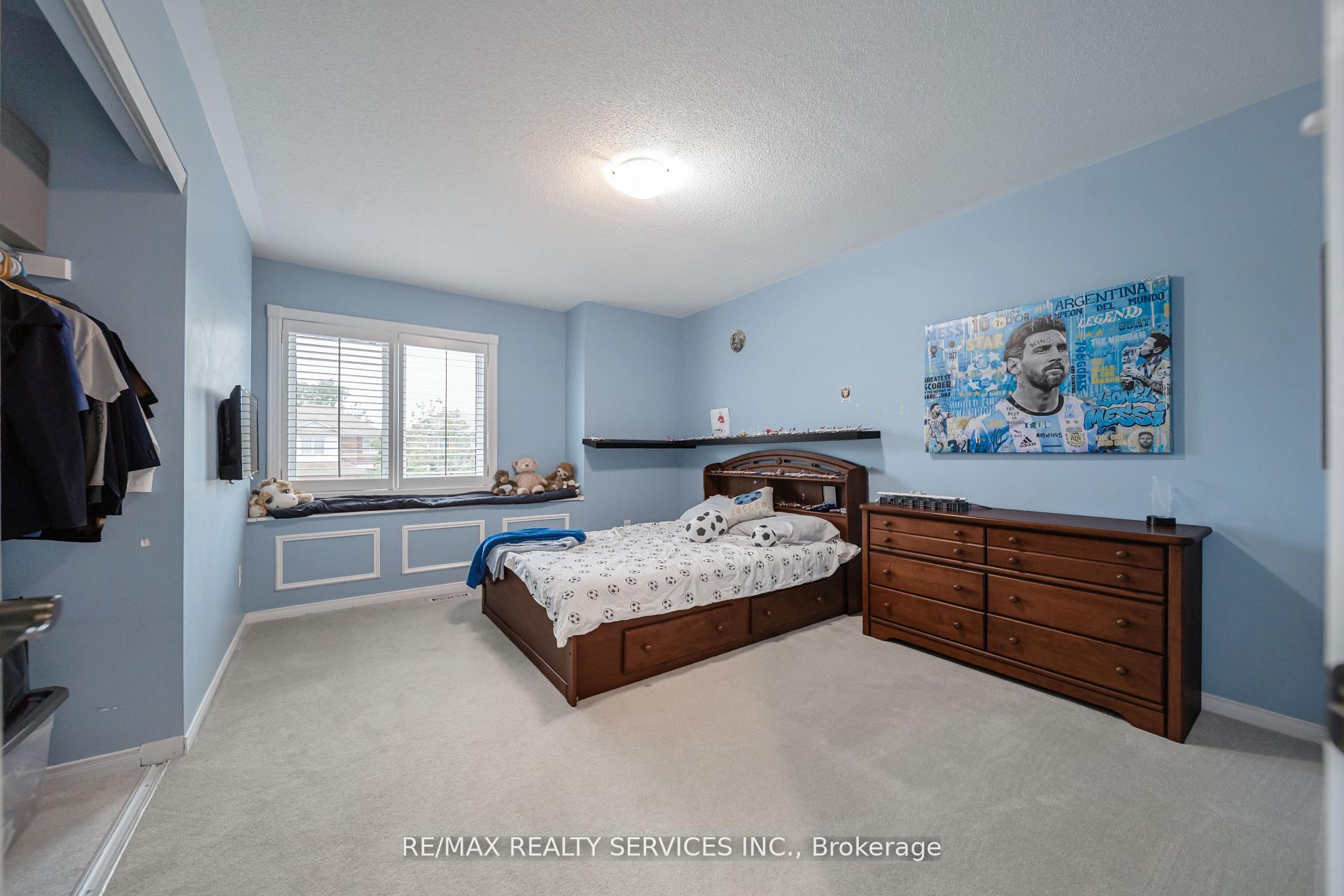 Photo 25 of 17 National Crescent, Brampton, Snelgrove — HOMEH