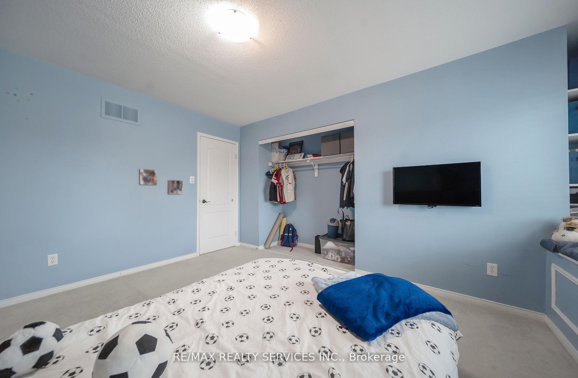 Photo 27 of 17 National Crescent, Brampton, Snelgrove — HOMEH