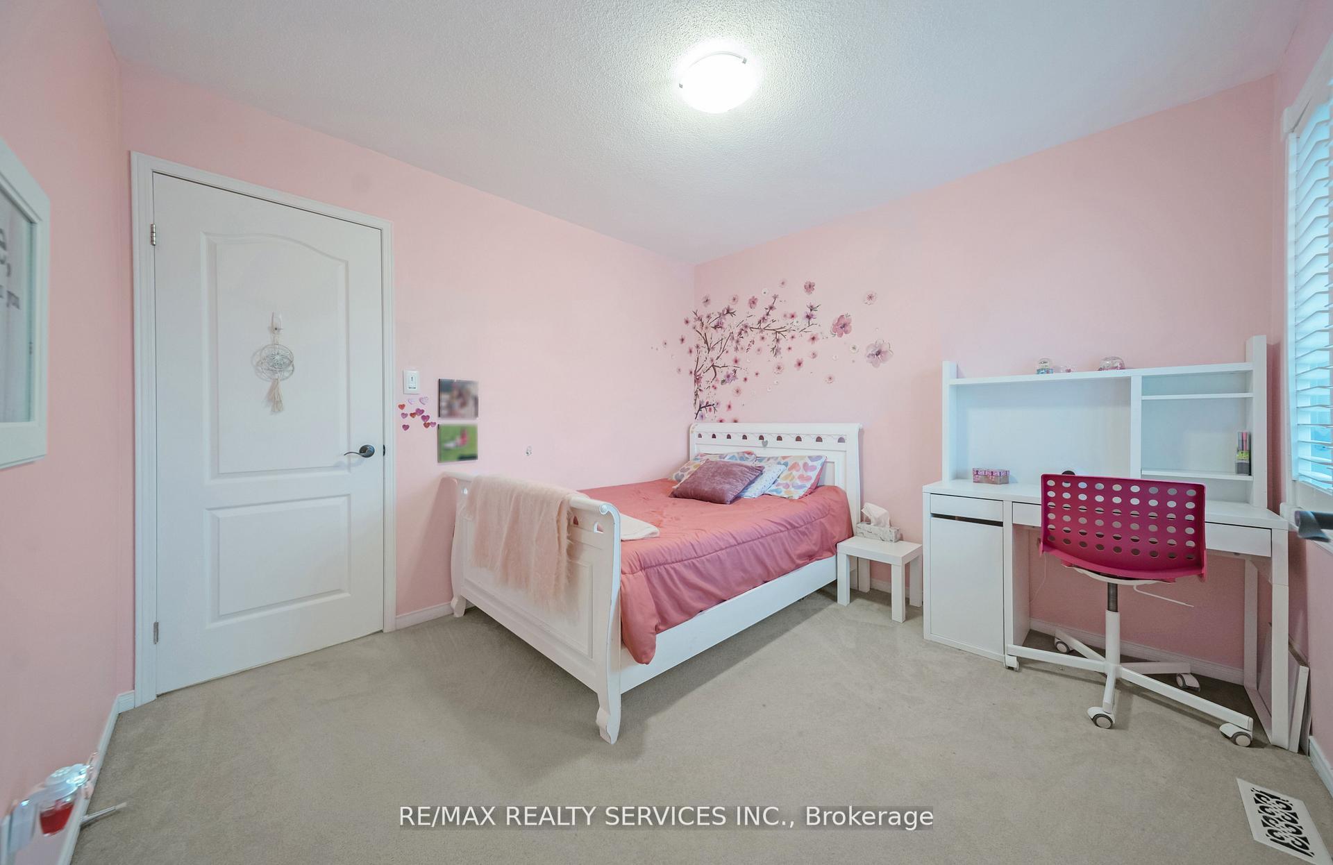 Photo 28 of 17 National Crescent, Brampton, Snelgrove — HOMEH