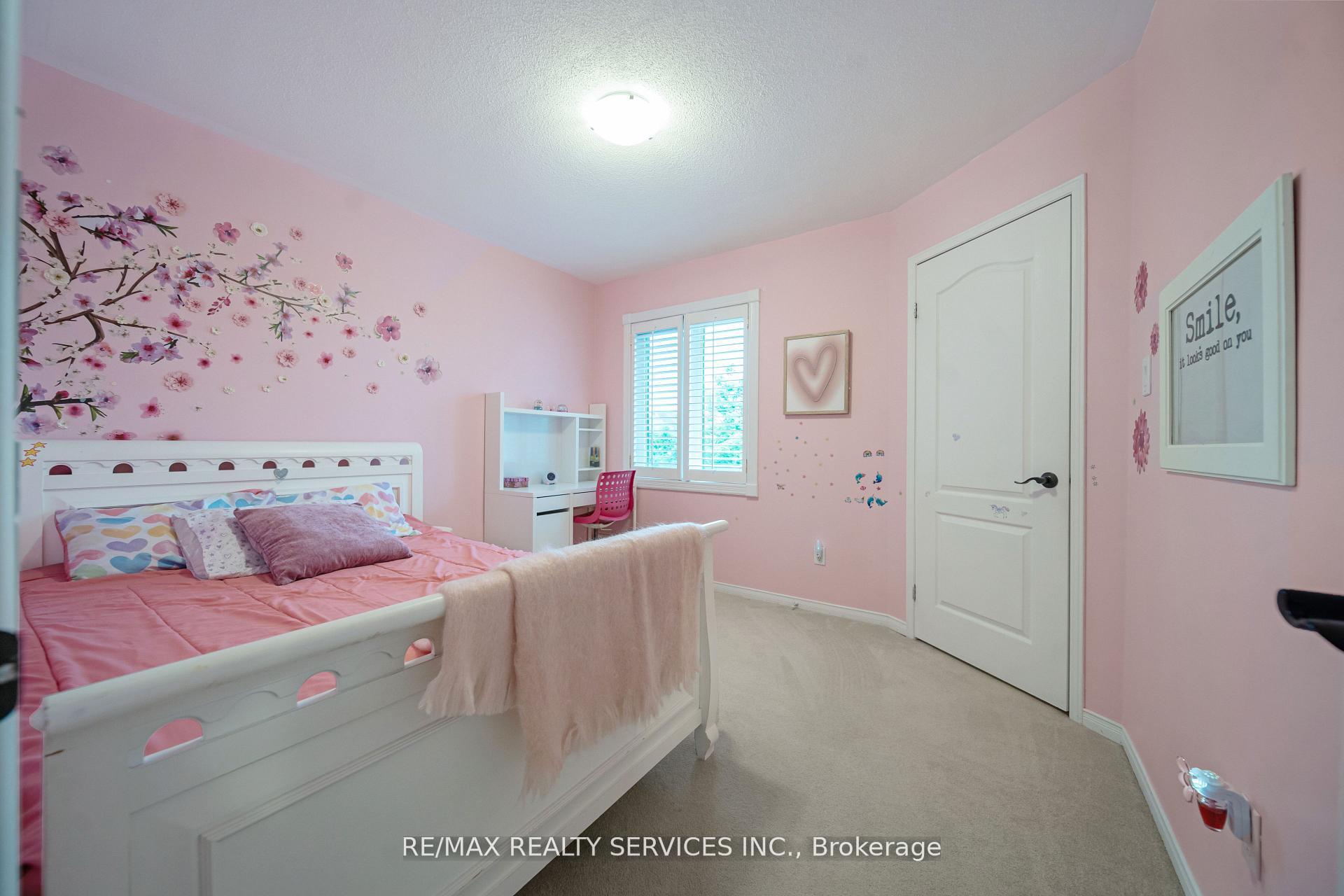 Photo 29 of 17 National Crescent, Brampton, Snelgrove — HOMEH