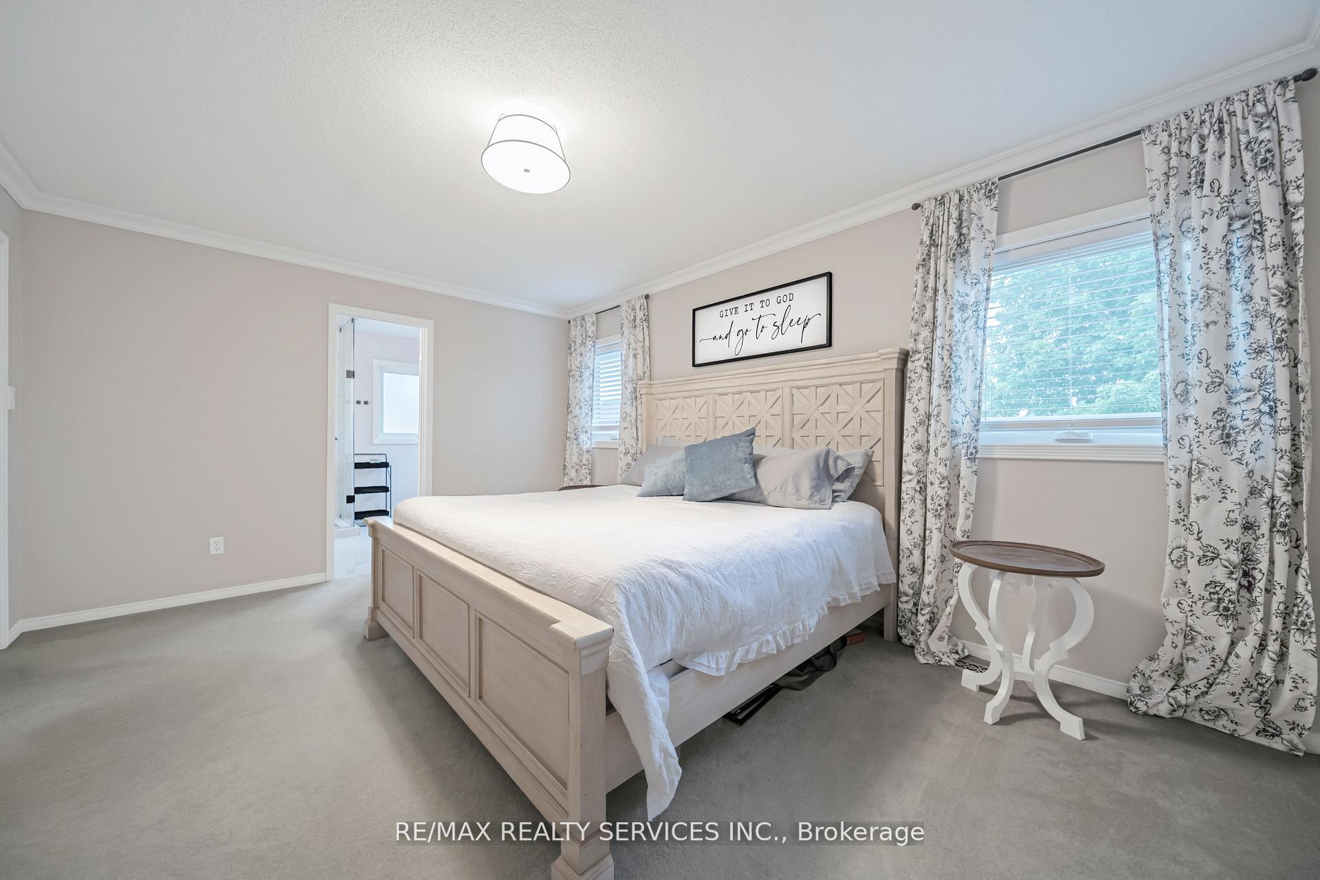 Photo 33 of 17 National Crescent, Brampton, Snelgrove — HOMEH