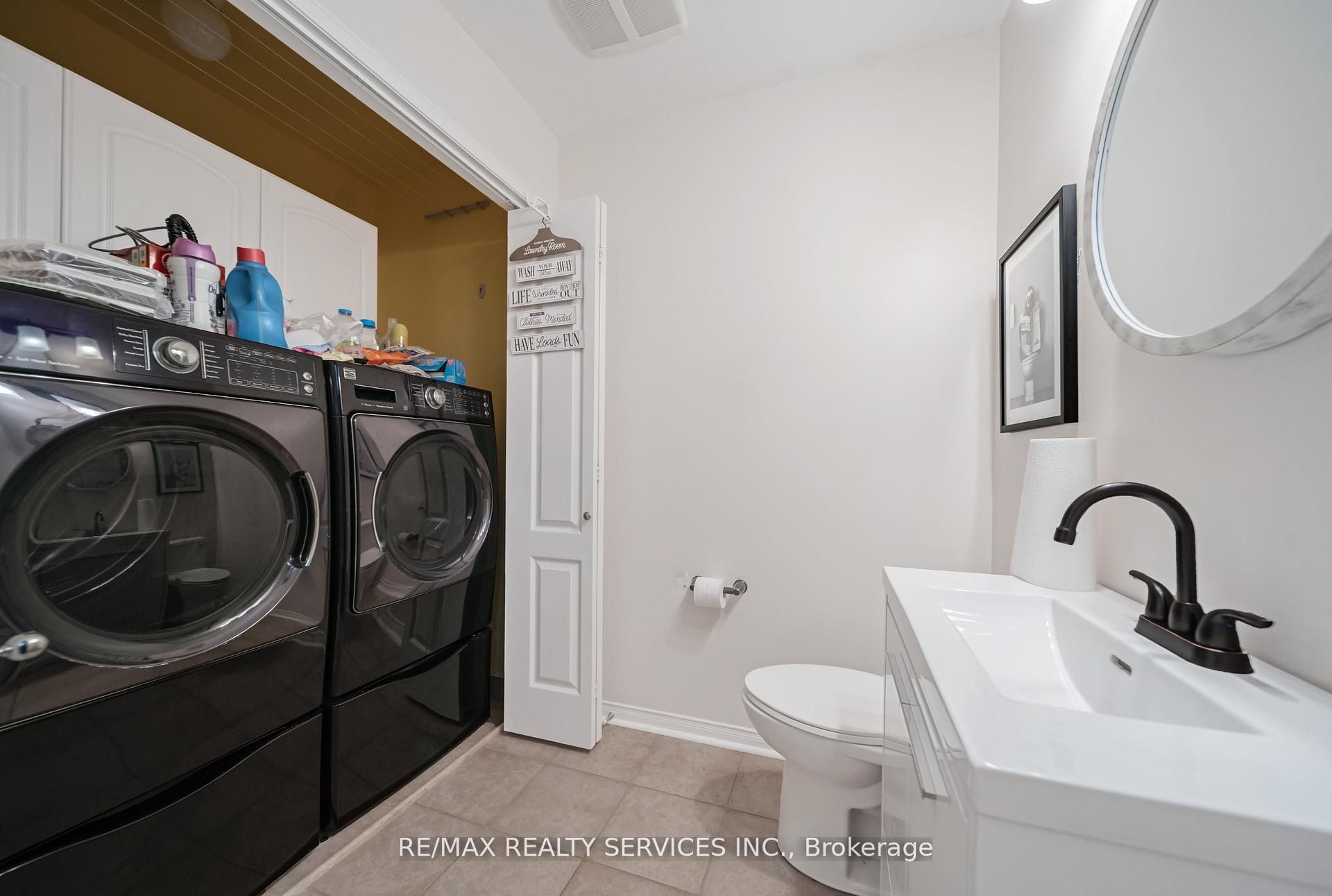 Photo 36 of 17 National Crescent, Brampton, Snelgrove — HOMEH