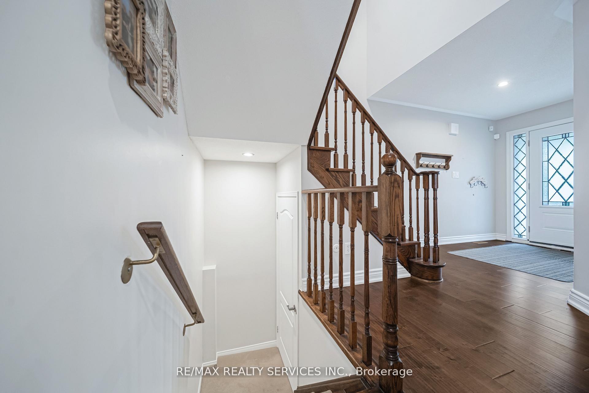 Photo 37 of 17 National Crescent, Brampton, Snelgrove — HOMEH