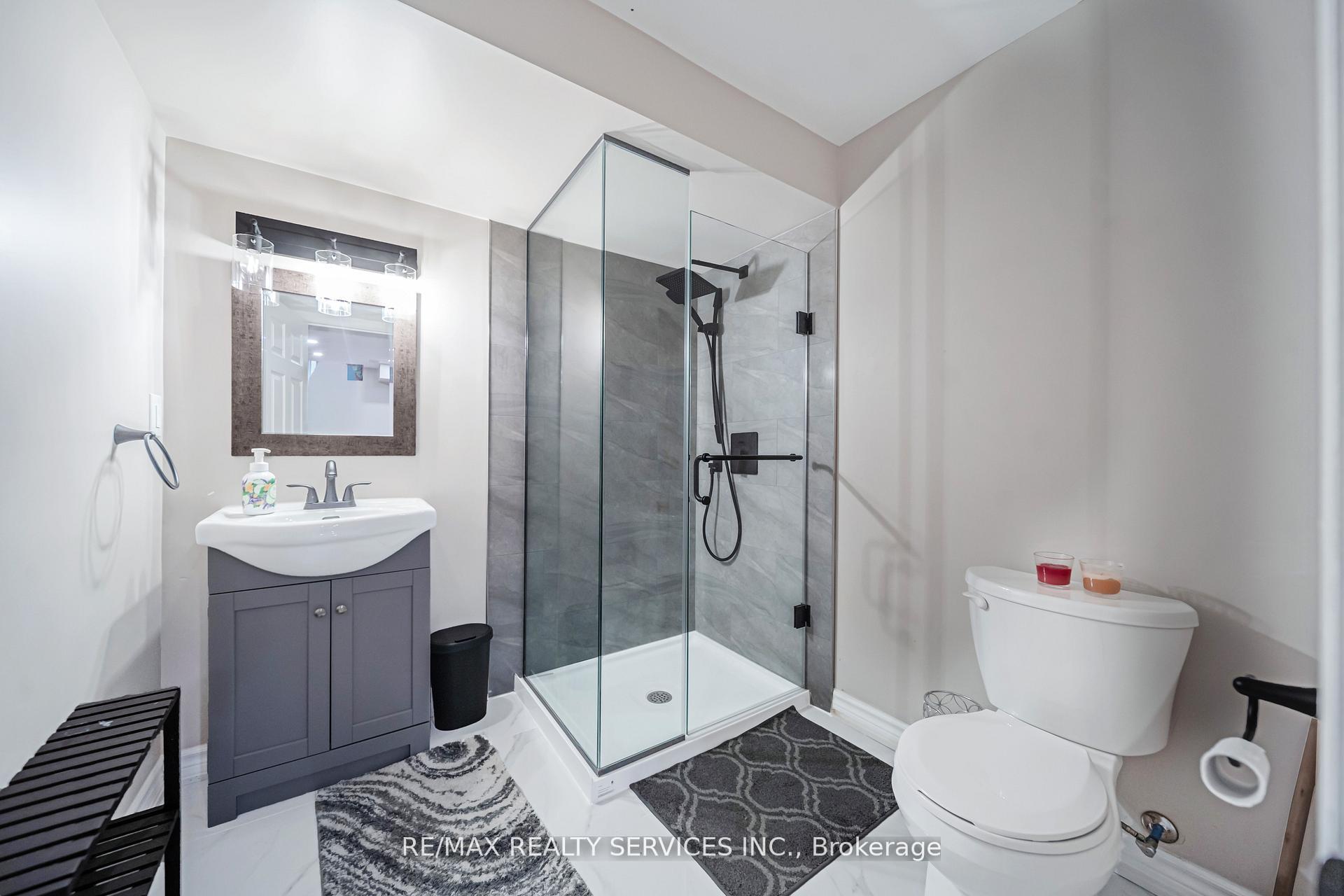 Photo 44 of 17 National Crescent, Brampton, Snelgrove — HOMEH