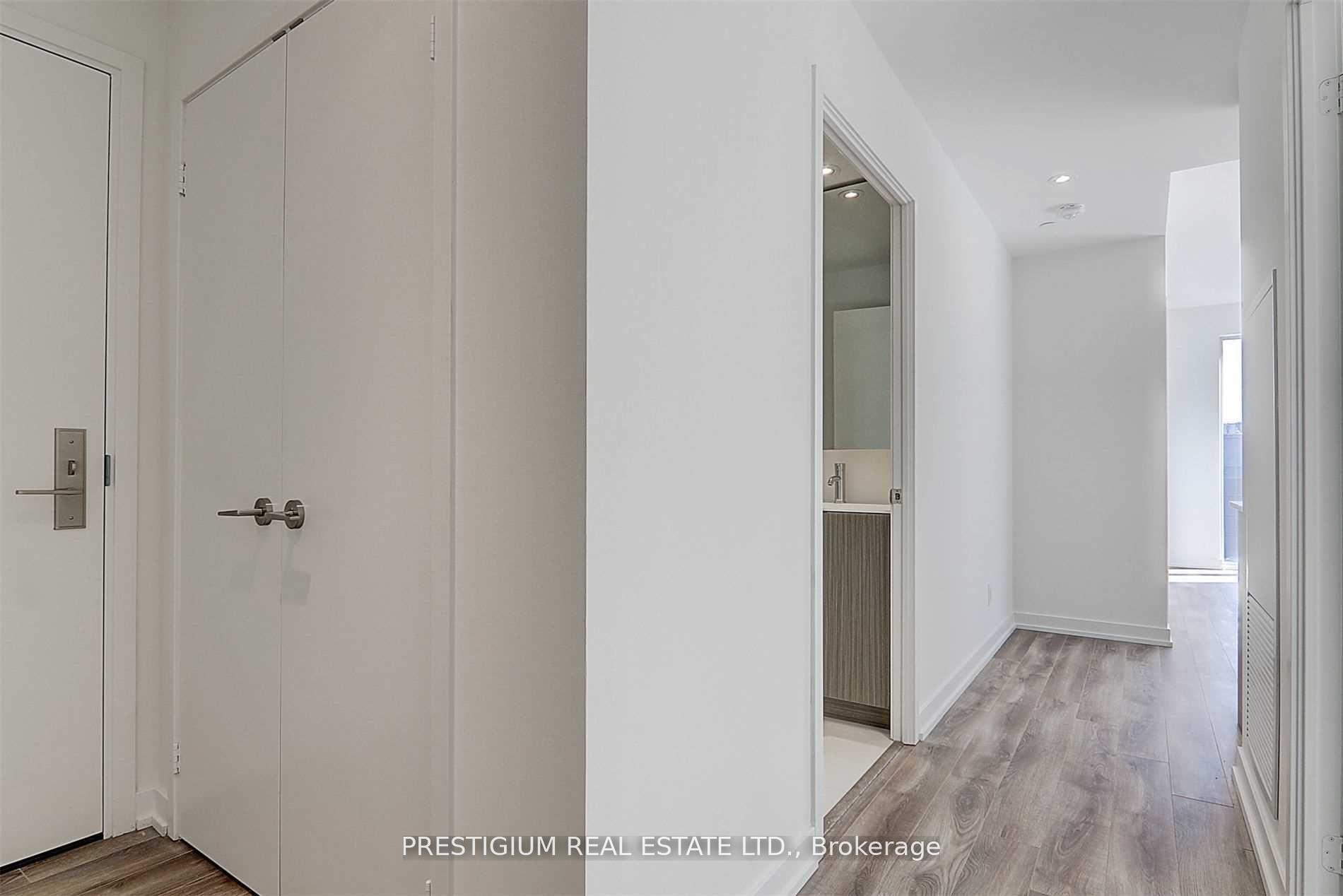 Photo 3 of Unit 804, 20 Edward Street, Toronto, Bay Street Corridor — HOMEH