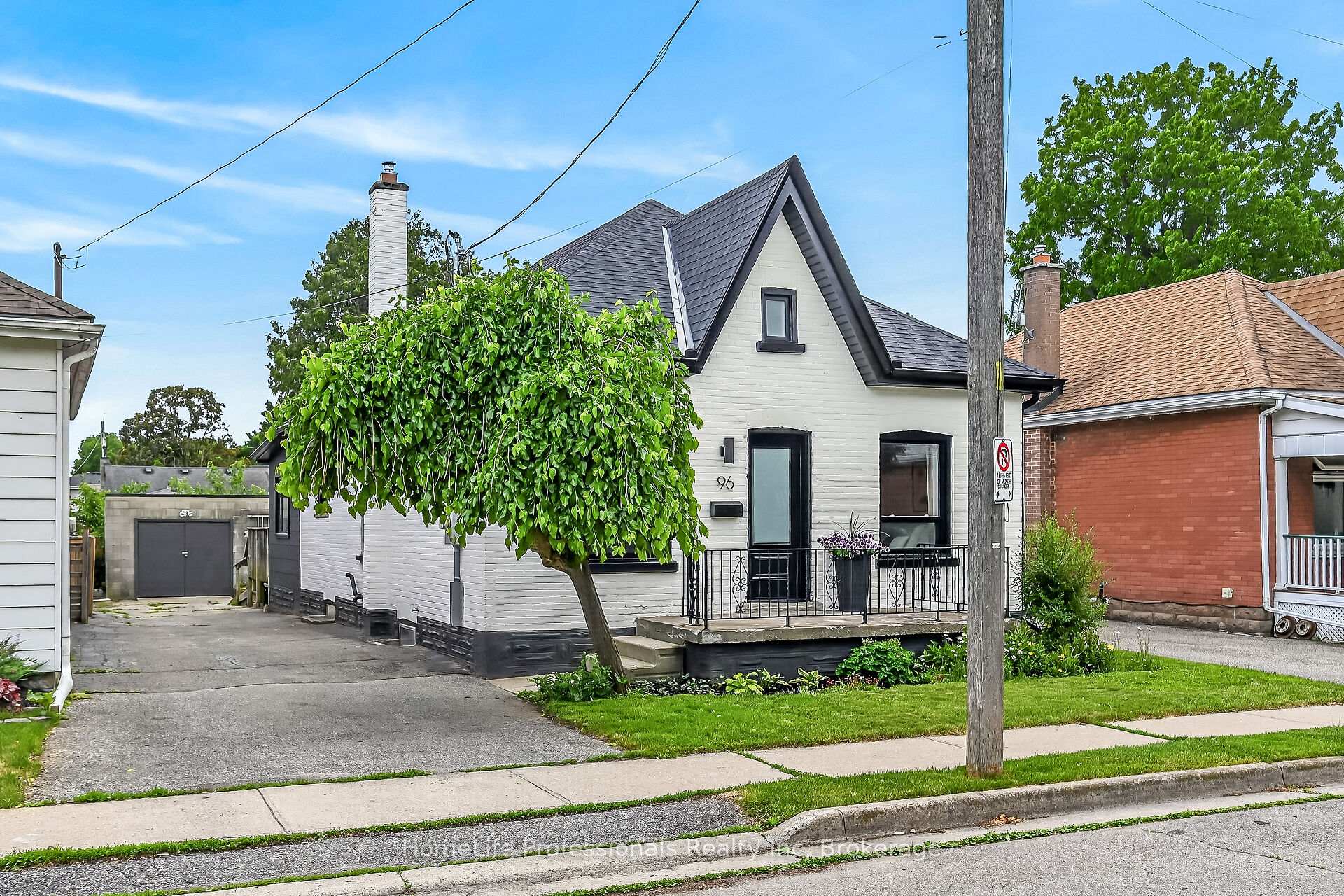 Front of 96 Aberdeen Avenue