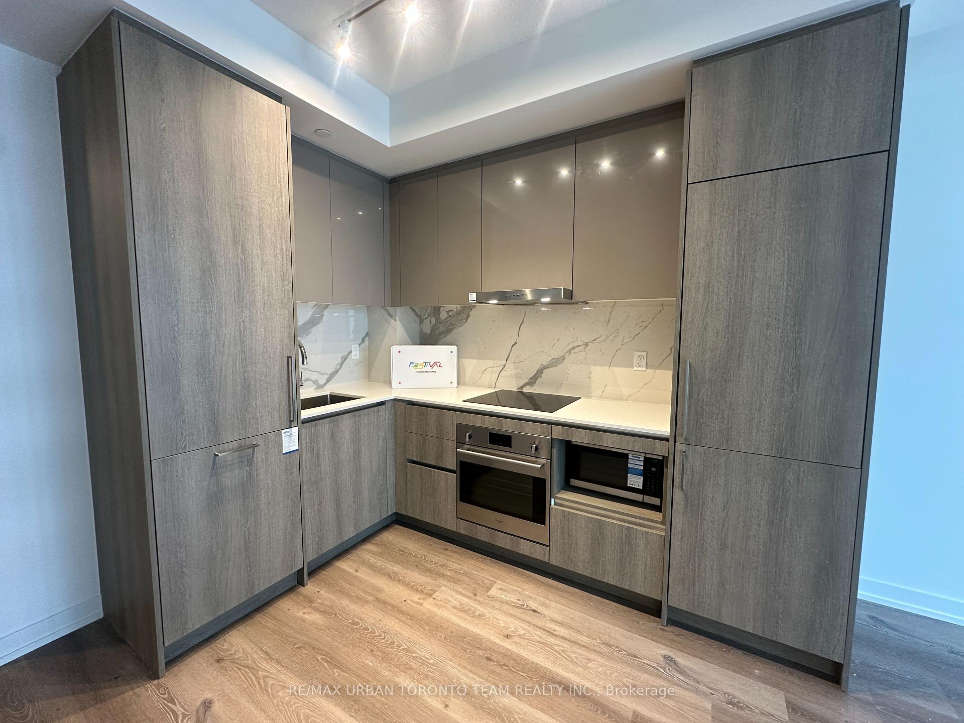 Photo 3 of Unit 5601, 225 Commerce Street, Vaughan, Vaughan Corporate Centre — HOMEH