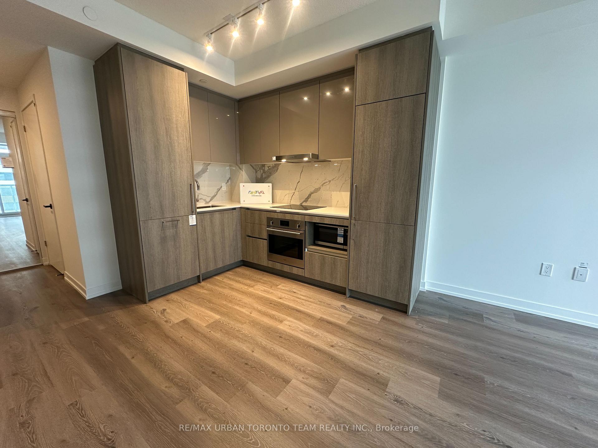 Photo 4 of Unit 5601, 225 Commerce Street, Vaughan, Vaughan Corporate Centre — HOMEH