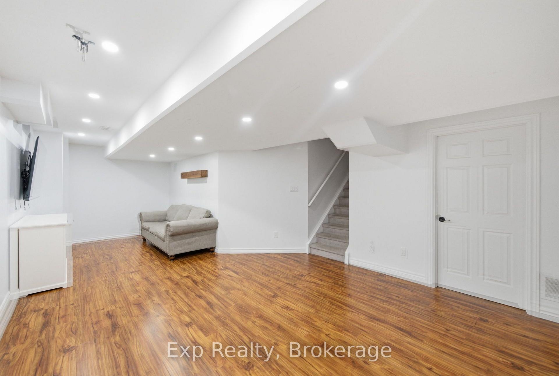 Photo 35 of 26 William Fair Drive, Clarington, Bowmanville — HOMEH