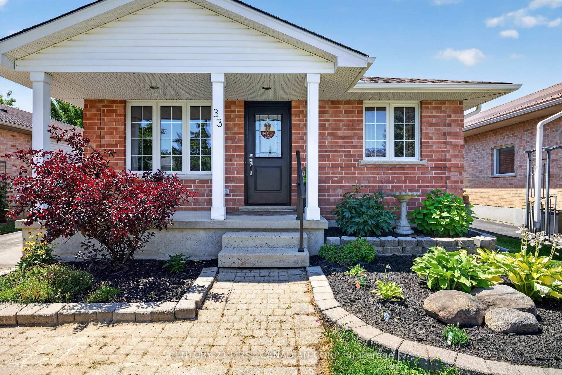 Photo 3 of 33 Oldewood Crescent, St. Thomas — HOMEH