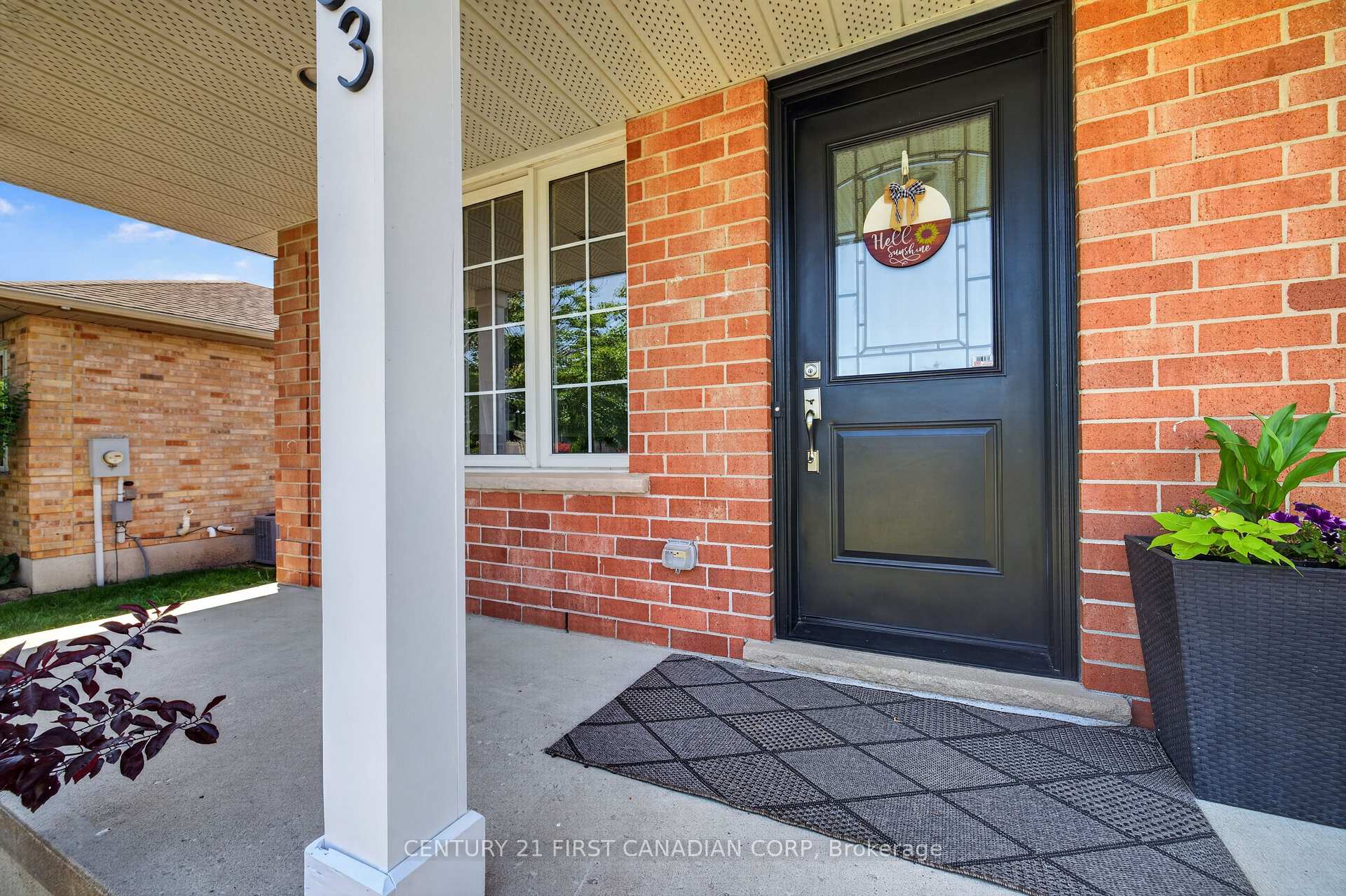 Photo 4 of 33 Oldewood Crescent, St. Thomas — HOMEH