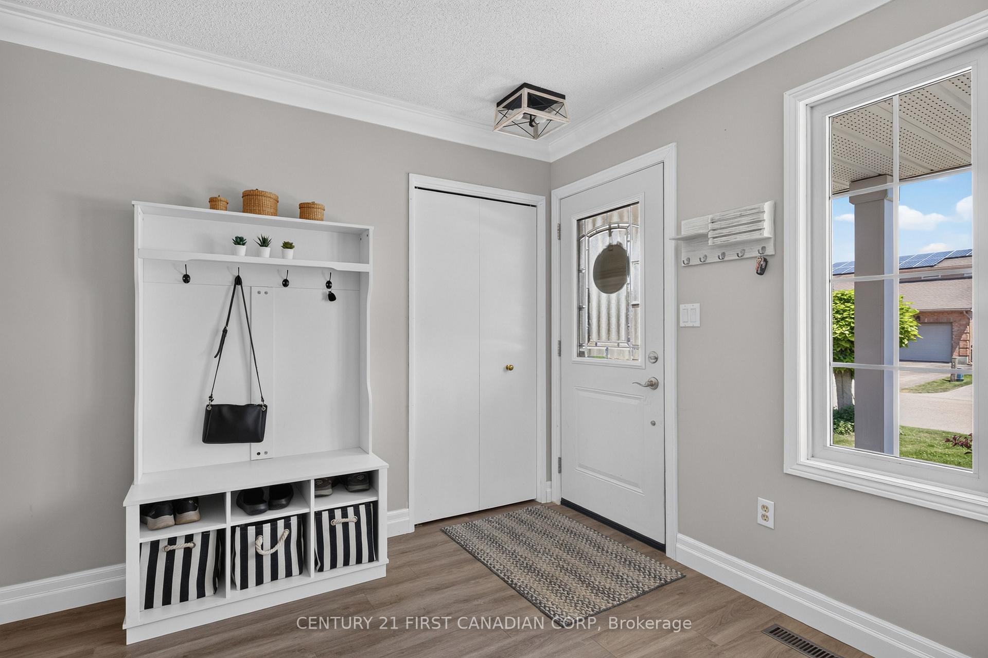 Photo 5 of 33 Oldewood Crescent, St. Thomas — HOMEH