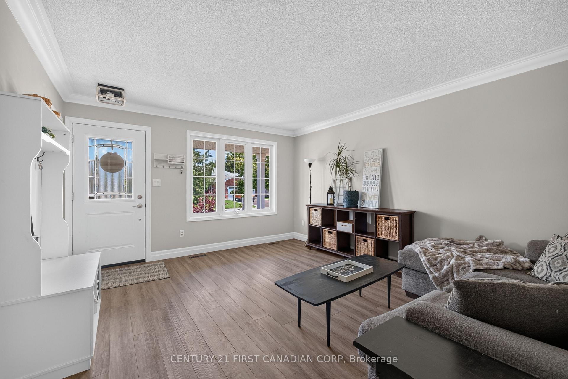 Photo 6 of 33 Oldewood Crescent, St. Thomas — HOMEH