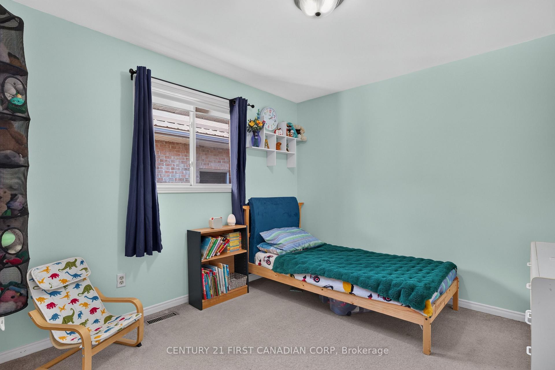 Photo 20 of 33 Oldewood Crescent, St. Thomas — HOMEH