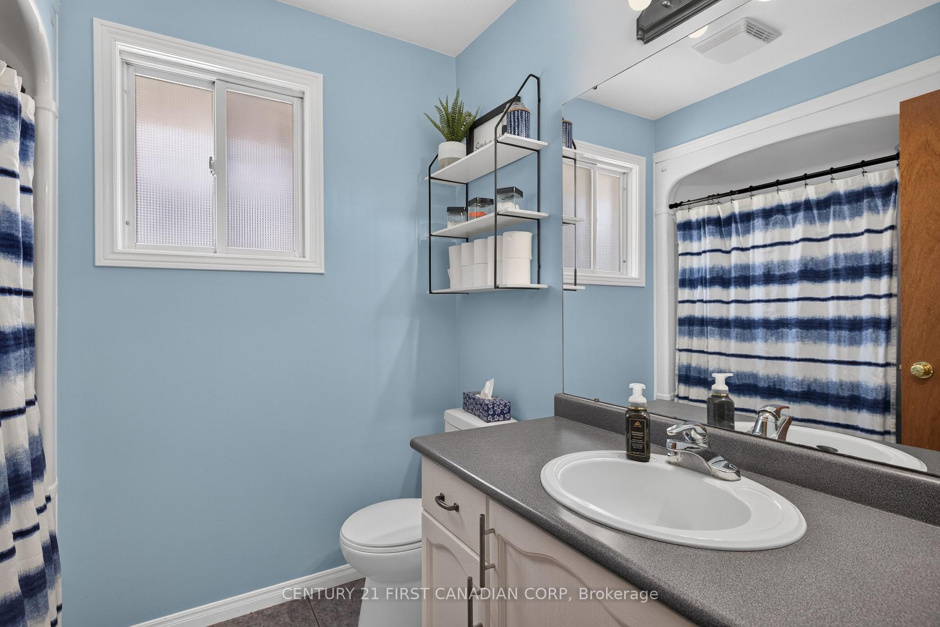 Photo 24 of 33 Oldewood Crescent, St. Thomas — HOMEH