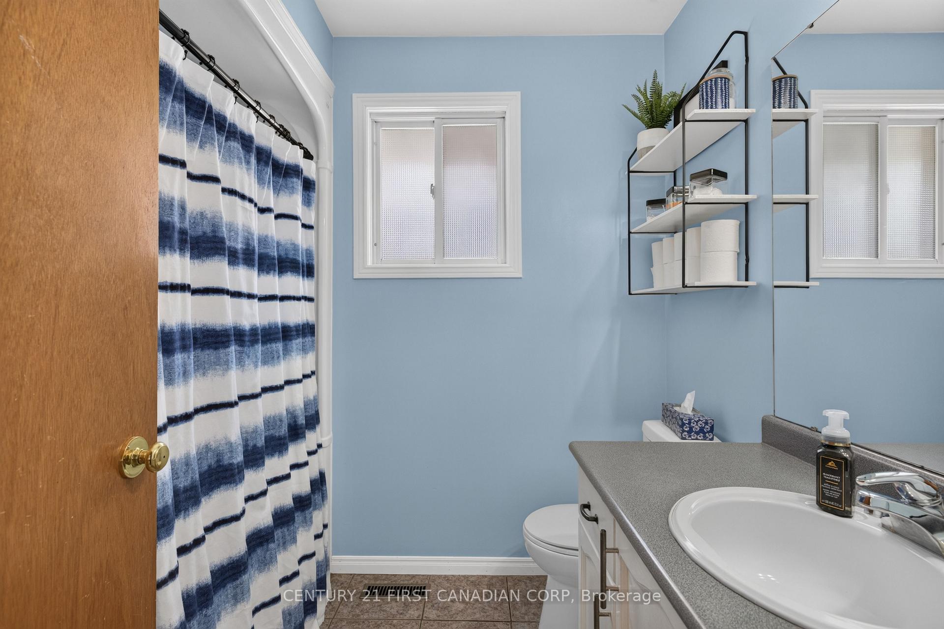 Photo 25 of 33 Oldewood Crescent, St. Thomas — HOMEH