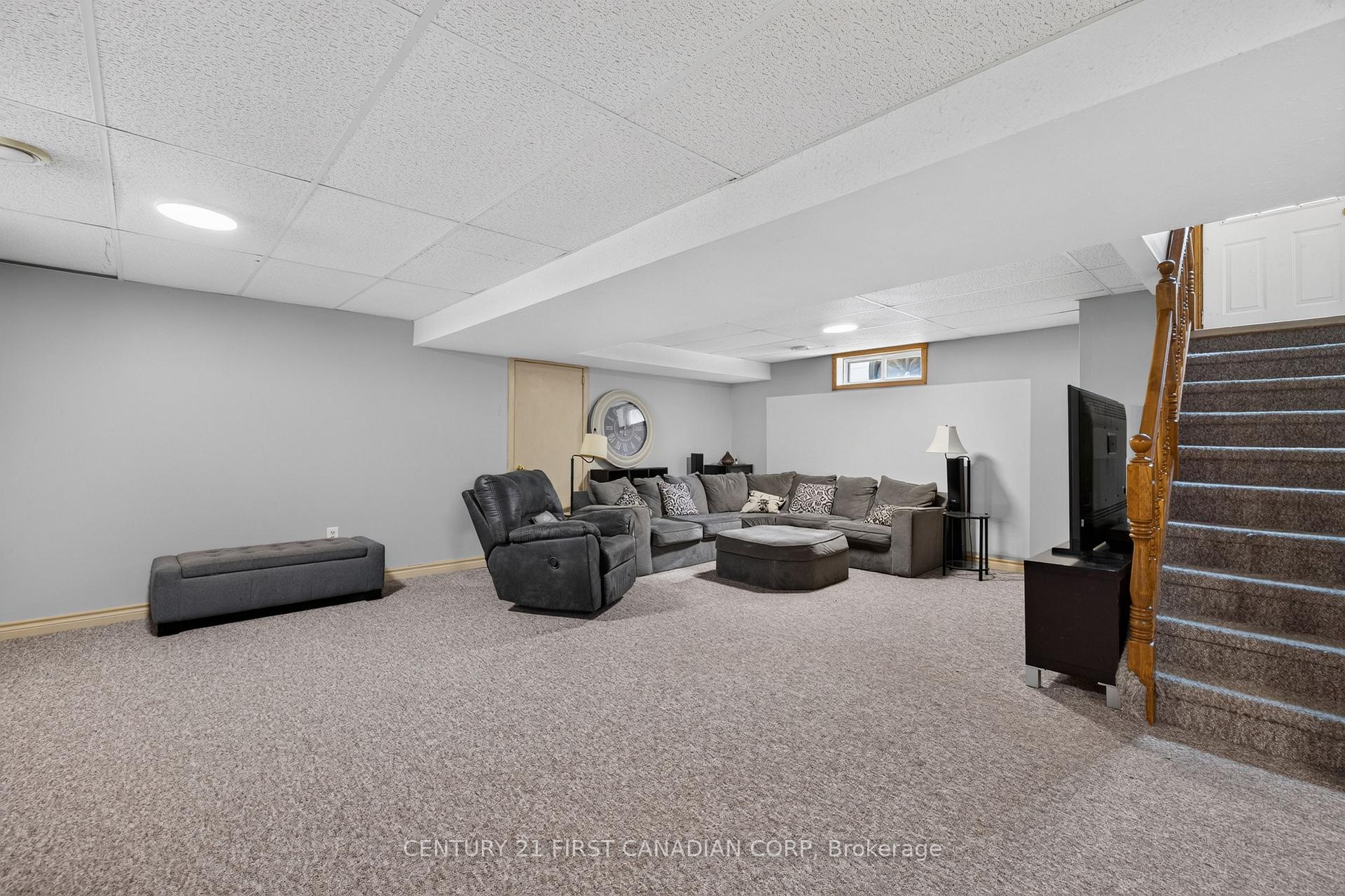 Photo 26 of 33 Oldewood Crescent, St. Thomas — HOMEH