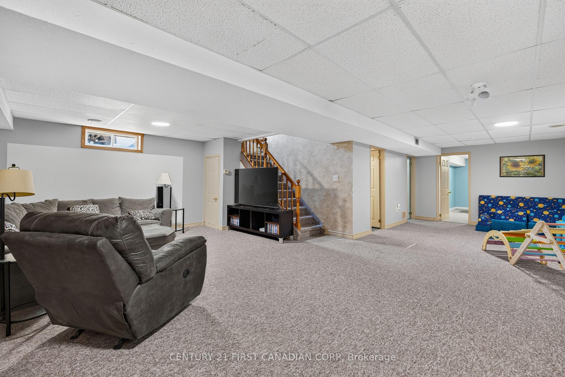 Photo 28 of 33 Oldewood Crescent, St. Thomas — HOMEH