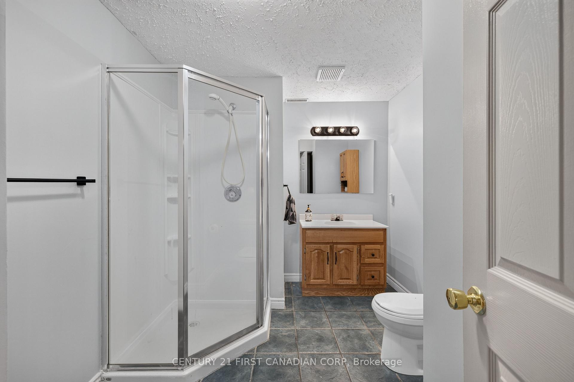 Photo 34 of 33 Oldewood Crescent, St. Thomas — HOMEH