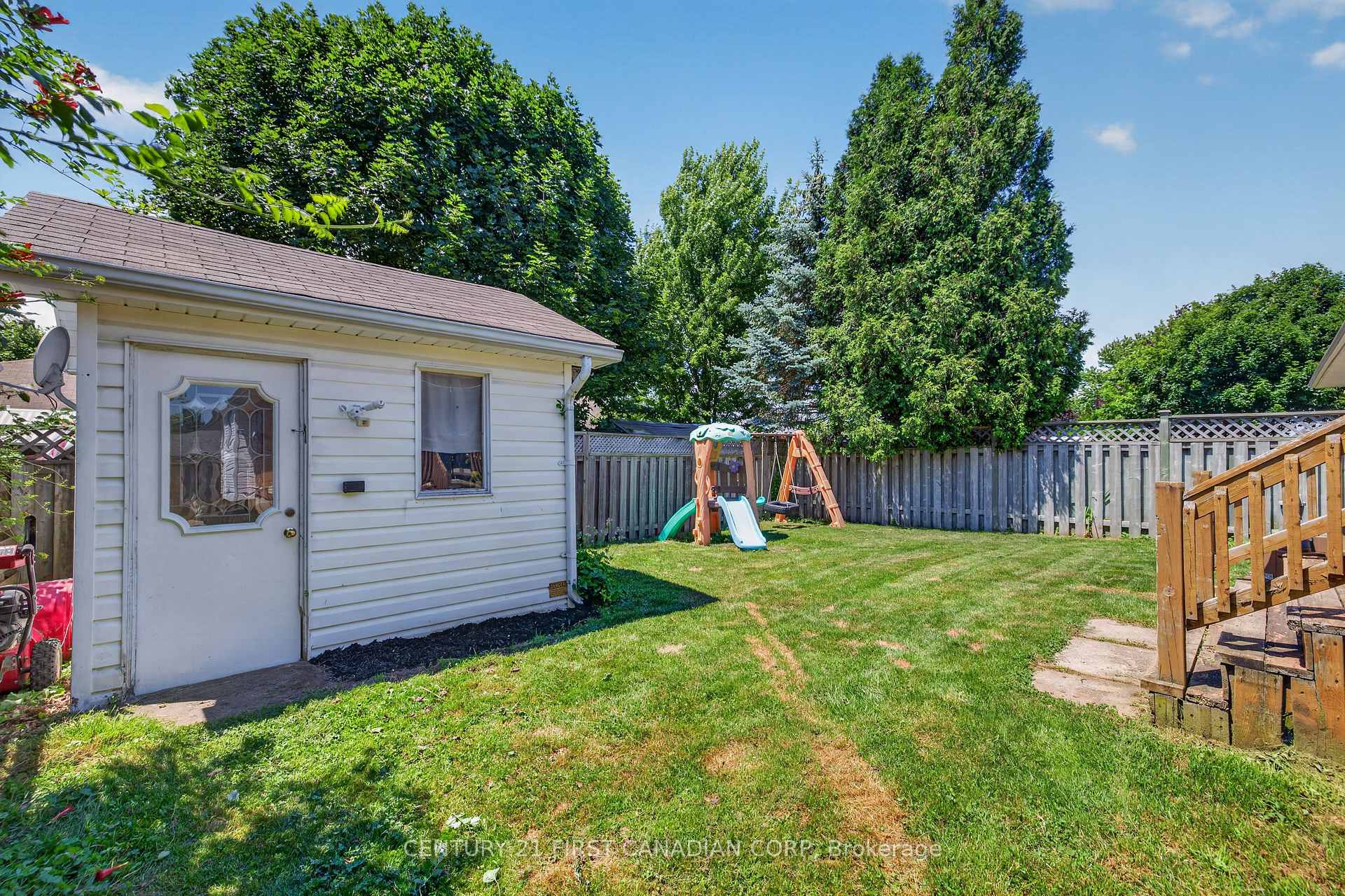 Photo 38 of 33 Oldewood Crescent, St. Thomas — HOMEH