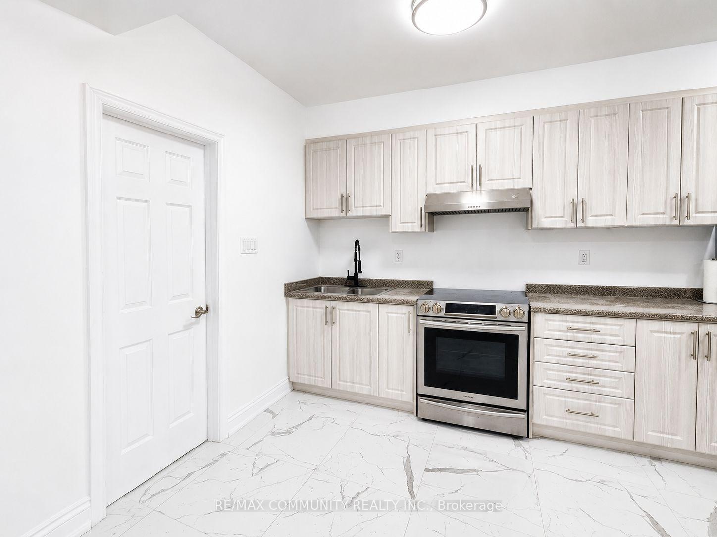 Photo 10 of Unit BSMT, 19 Lacroix Court, Whitby, Taunton North — HOMEH