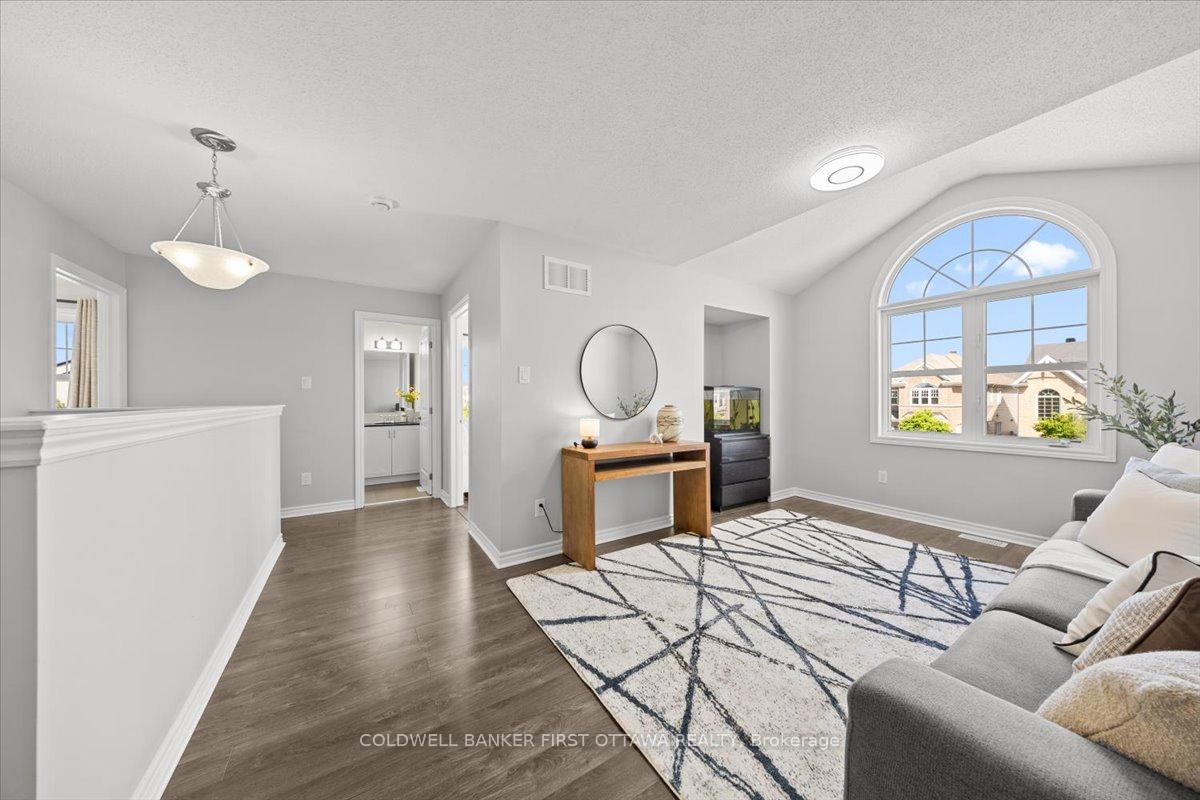 Photo 4 of 619 Dundonald Drive, Ottawa, Barrhaven - Half Moon Bay — HOMEH