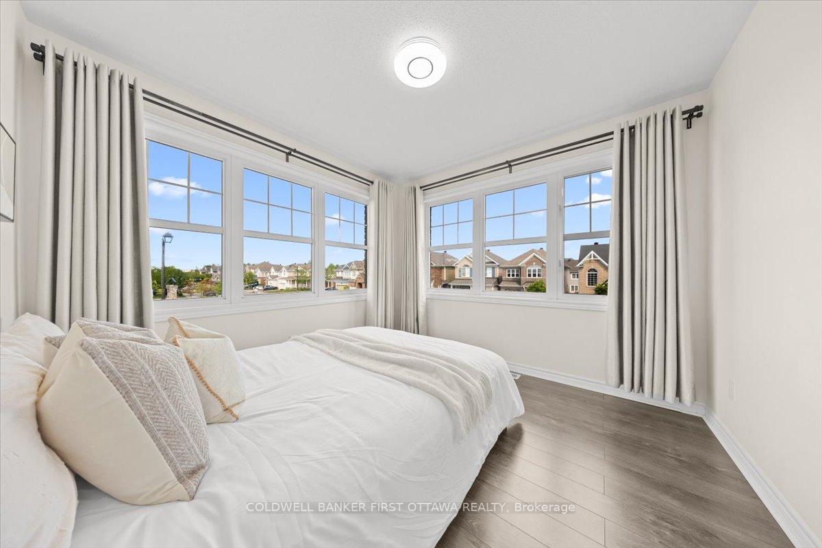 Photo 6 of 619 Dundonald Drive, Ottawa, Barrhaven - Half Moon Bay — HOMEH