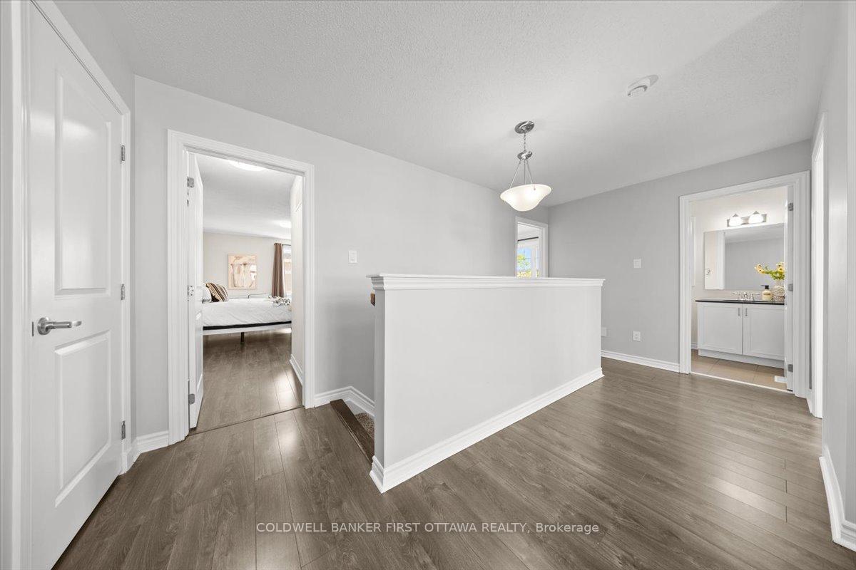 Photo 11 of 619 Dundonald Drive, Ottawa, Barrhaven - Half Moon Bay — HOMEH