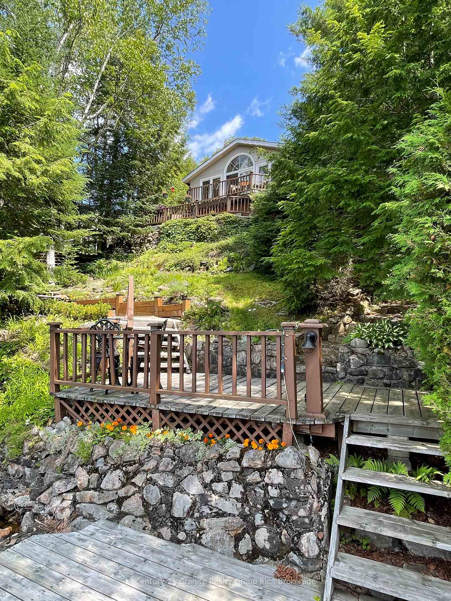 Photo 2 of 1109 Burnt Point Trail, Highlands East, Glamorgan — HOMEH