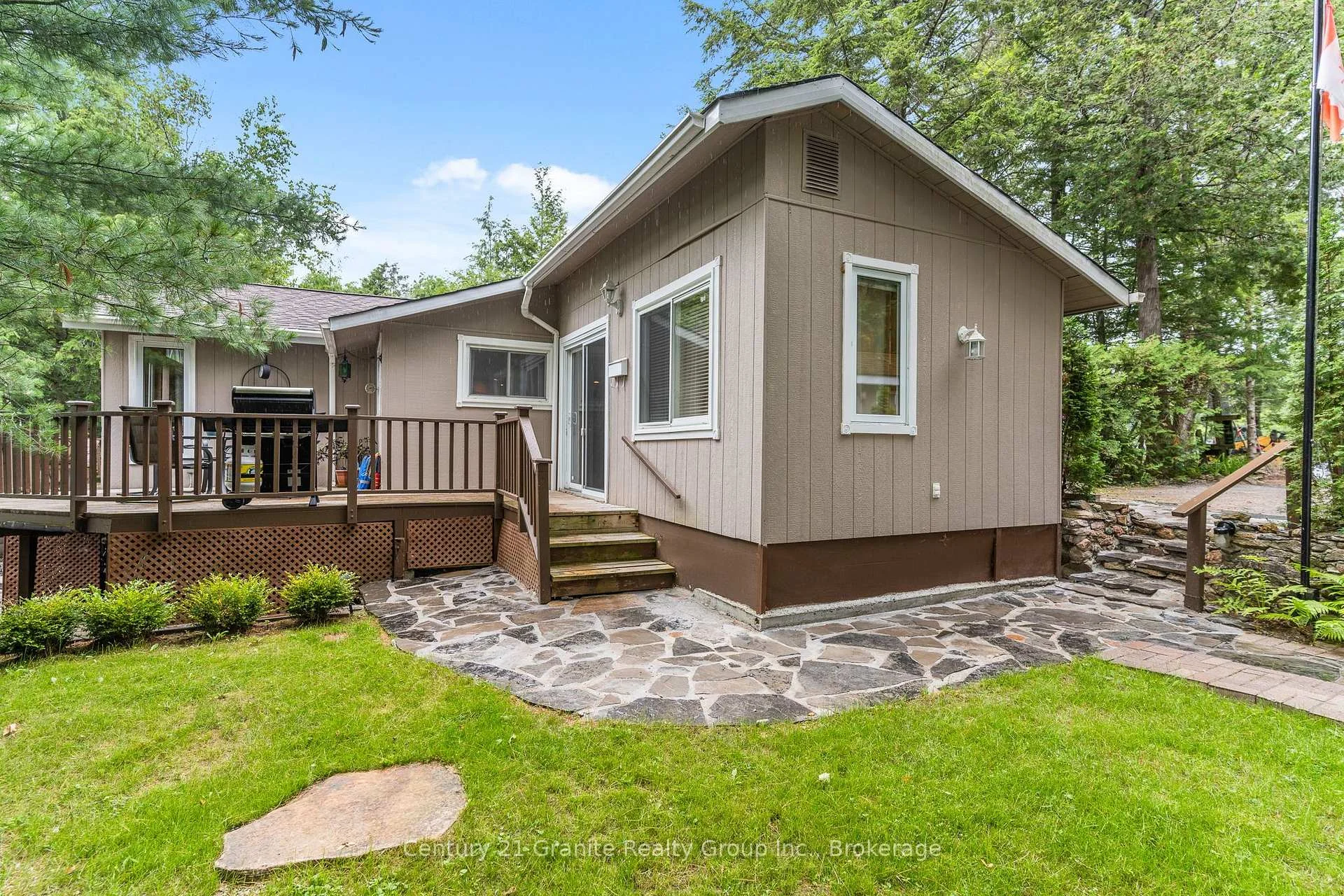Photo 7 of 1109 Burnt Point Trail, Highlands East, Glamorgan — HOMEH