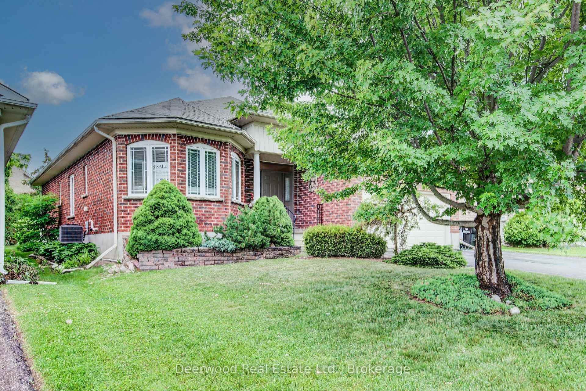 Photo 4 of Unit 19, 156 Devonshire Drive, Wilmot, New Hamburg — HOMEH