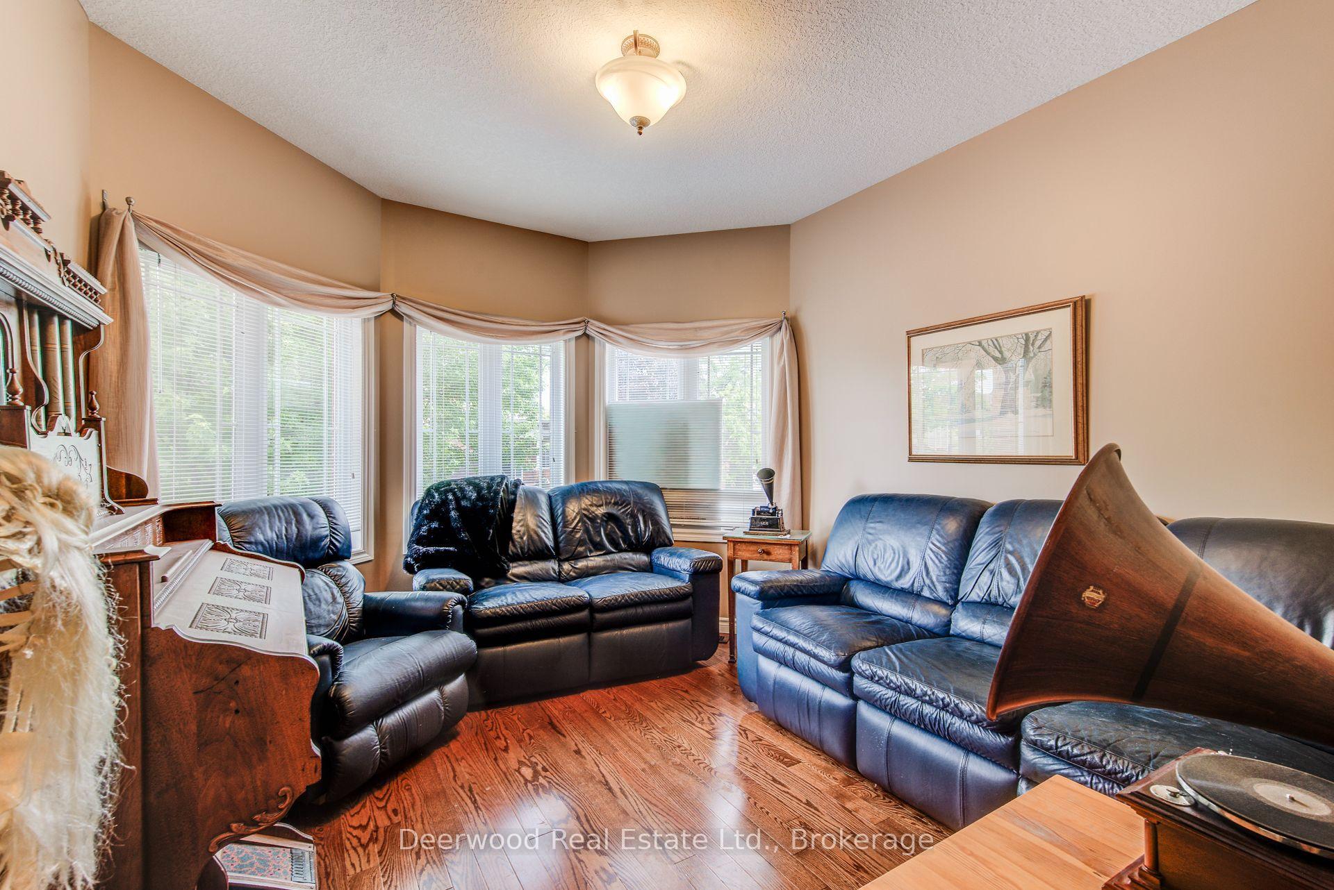 Photo 10 of Unit 19, 156 Devonshire Drive, Wilmot, New Hamburg — HOMEH