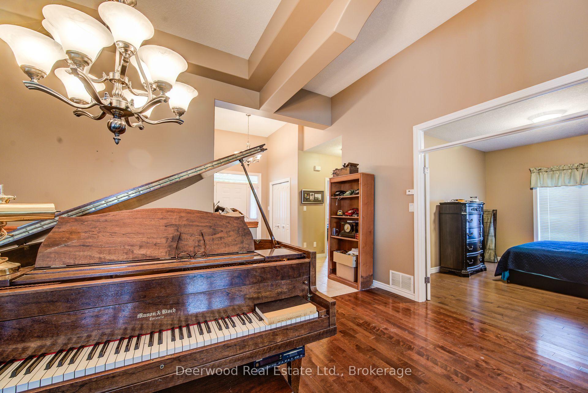 Photo 14 of Unit 19, 156 Devonshire Drive, Wilmot, New Hamburg — HOMEH