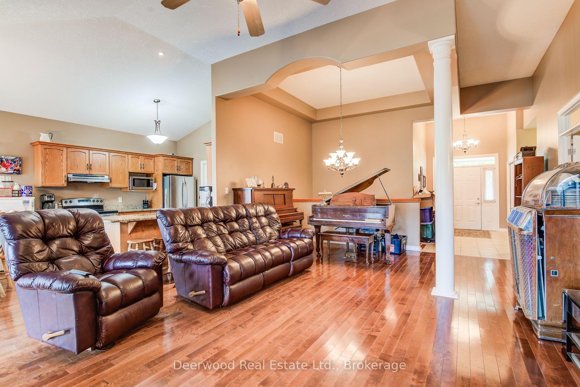 Photo 17 of Unit 19, 156 Devonshire Drive, Wilmot, New Hamburg — HOMEH
