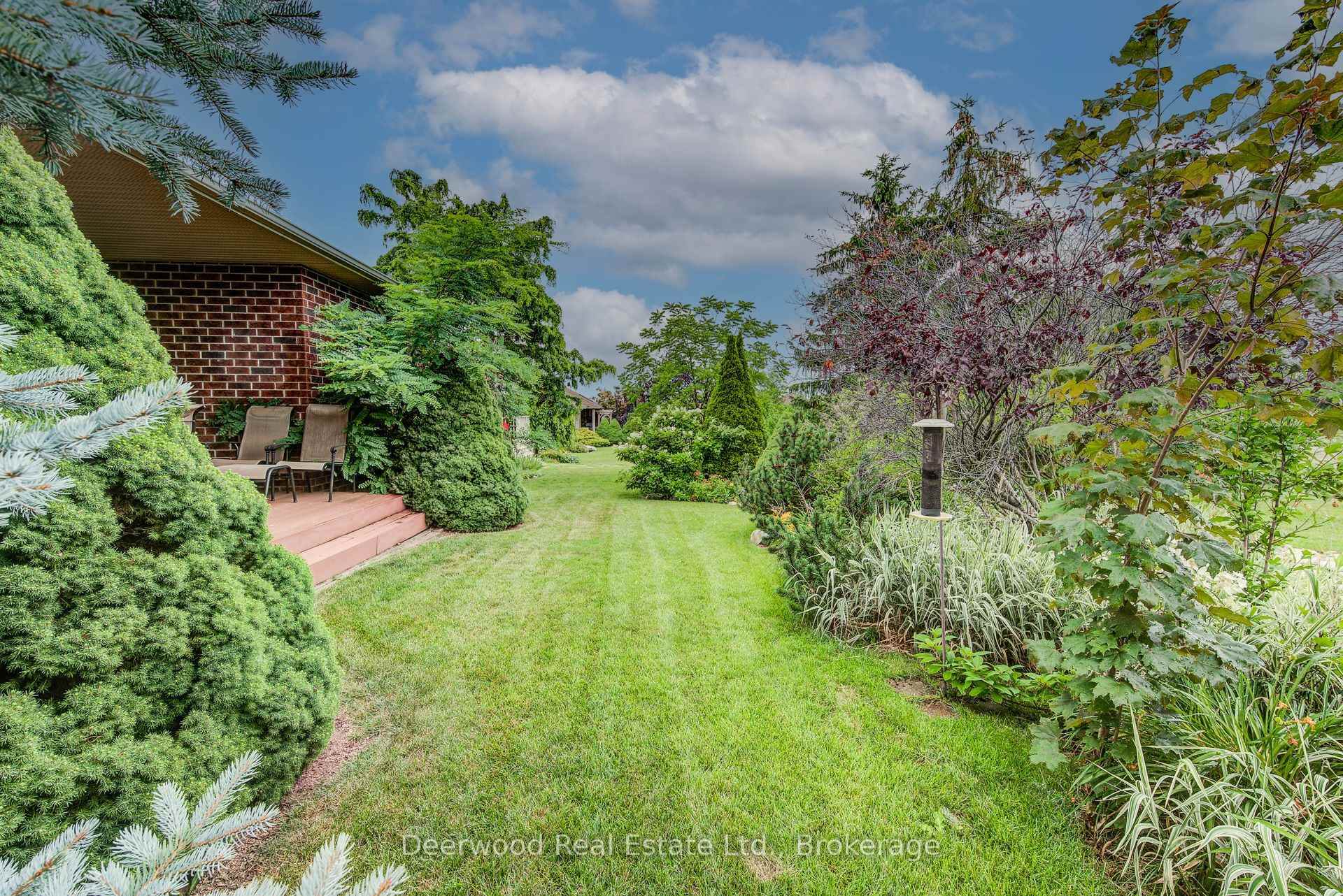 Photo 32 of Unit 19, 156 Devonshire Drive, Wilmot, New Hamburg — HOMEH