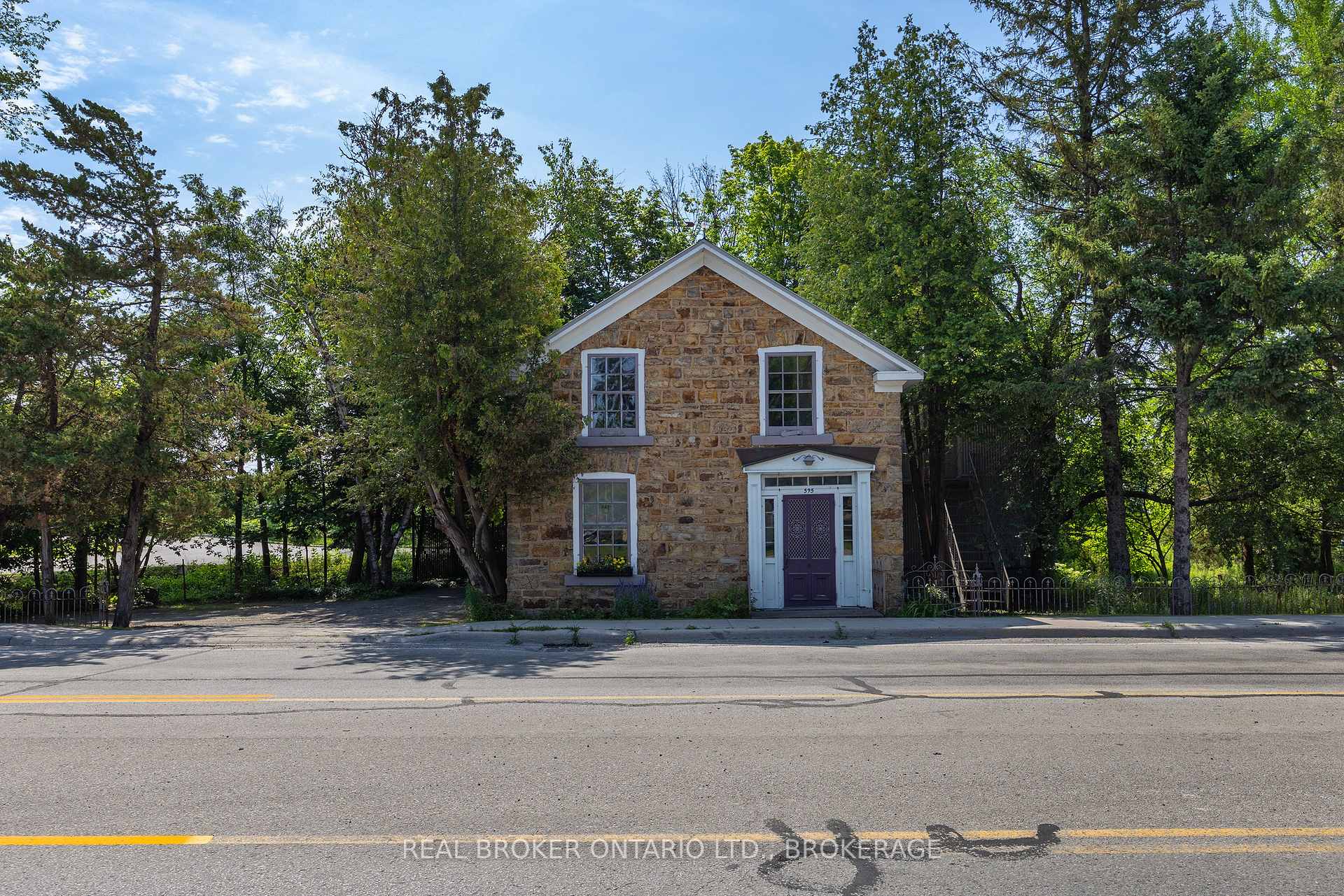 Photo 4 of 595 King Street E, Gananoque, Gananoque — HOMEH