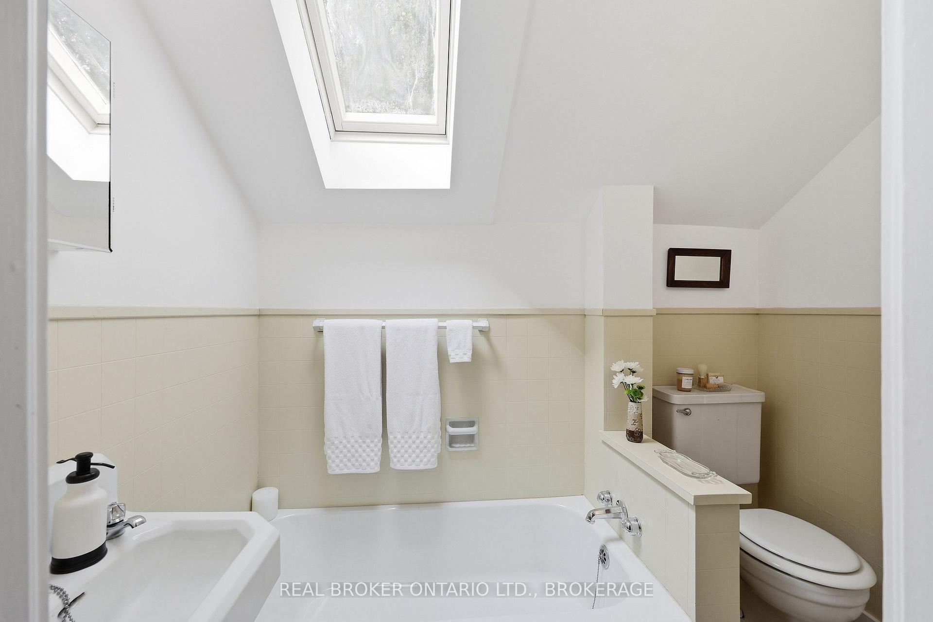 Photo 31 of 595 King Street E, Gananoque, Gananoque — HOMEH