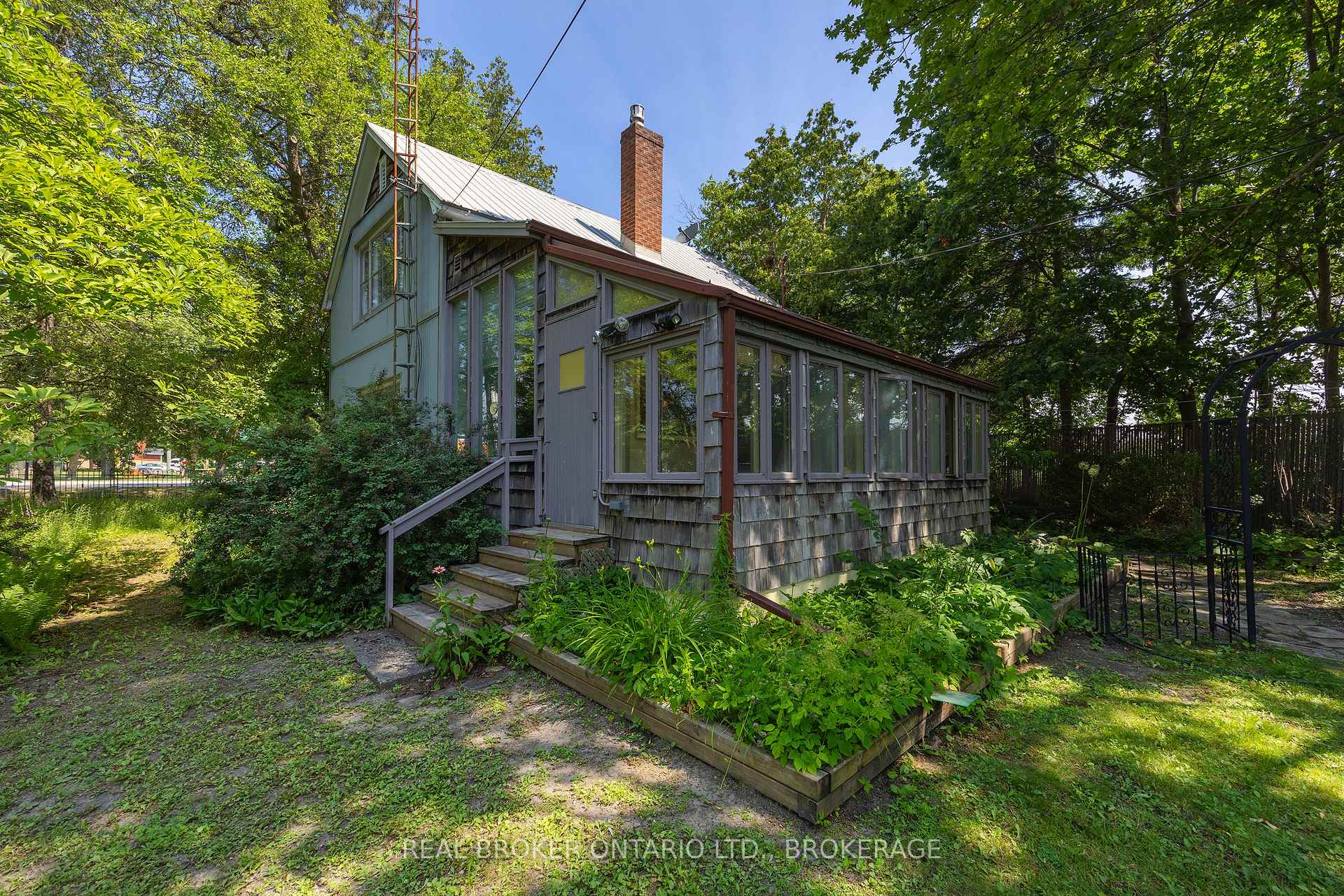 Photo 56 of 595 King Street E, Gananoque, Gananoque — HOMEH