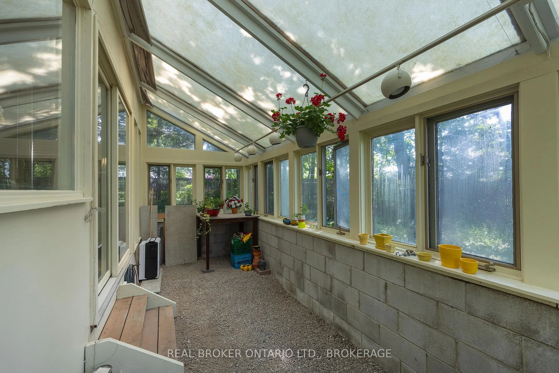 Photo 6 of 595 King Street E, Gananoque, Gananoque — HOMEH