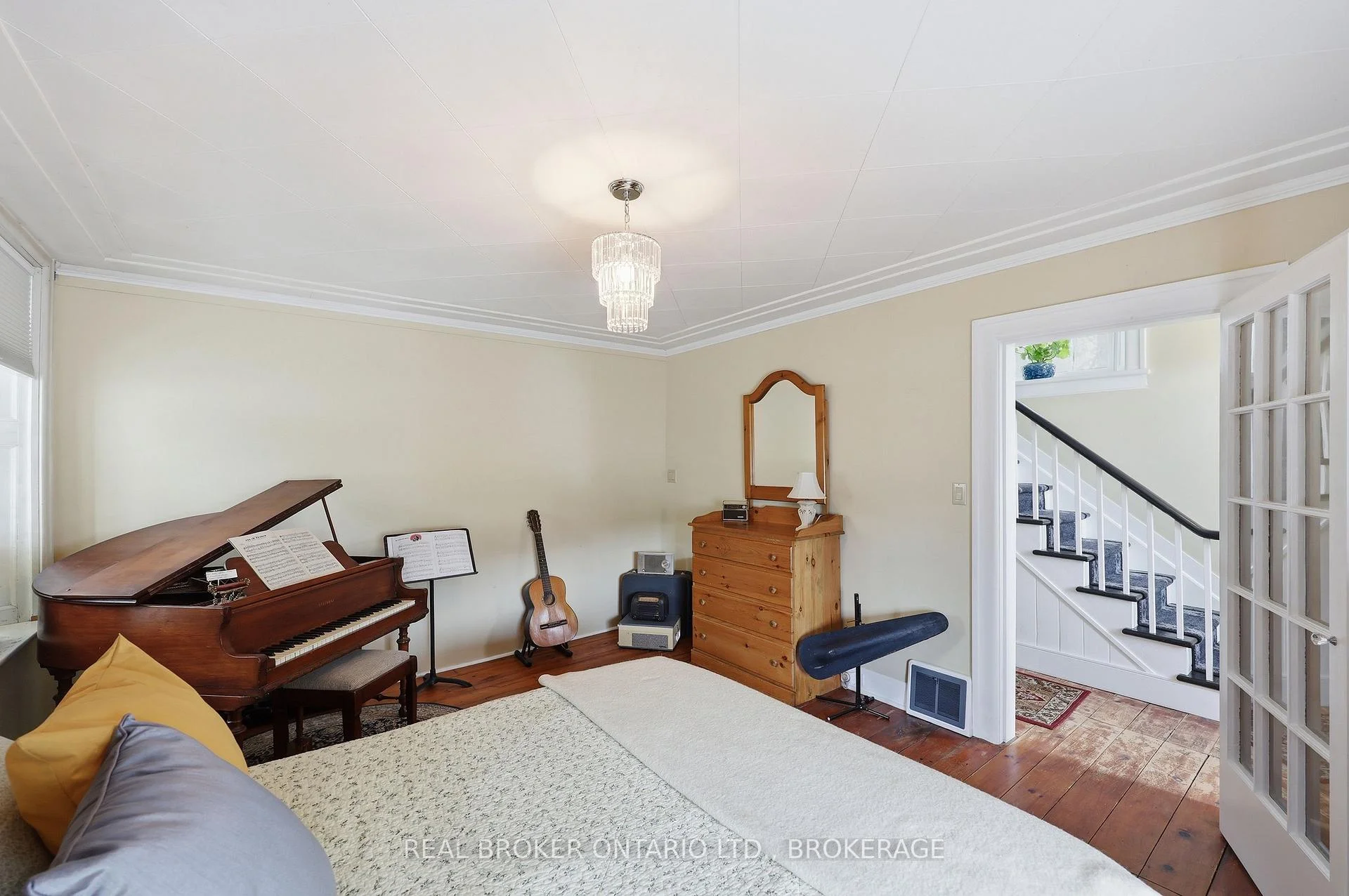 Photo 20 of 595 King Street E, Gananoque, Gananoque — HOMEH