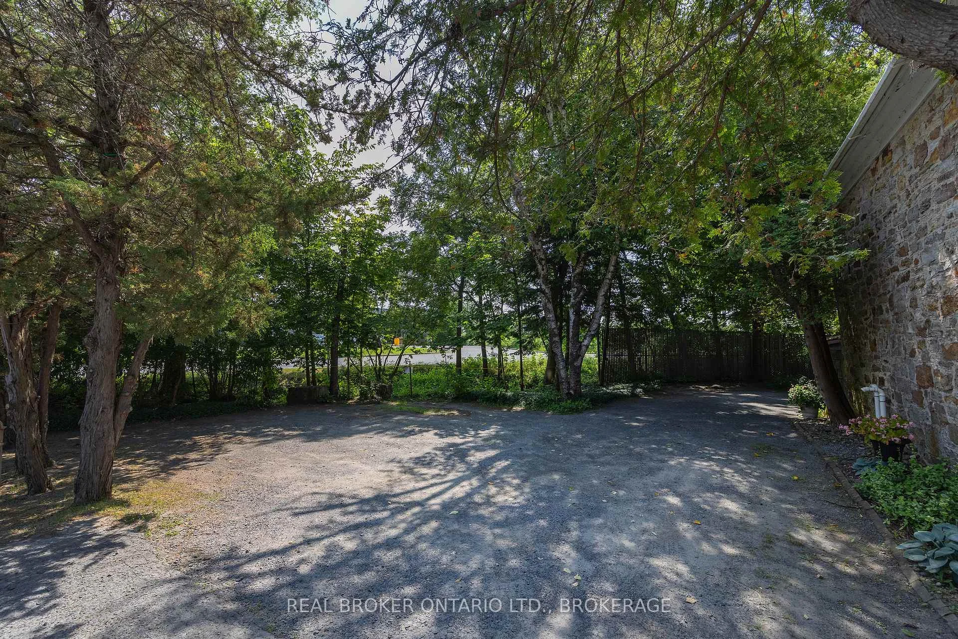 Photo 23 of 595 King Street E, Gananoque, Gananoque — HOMEH